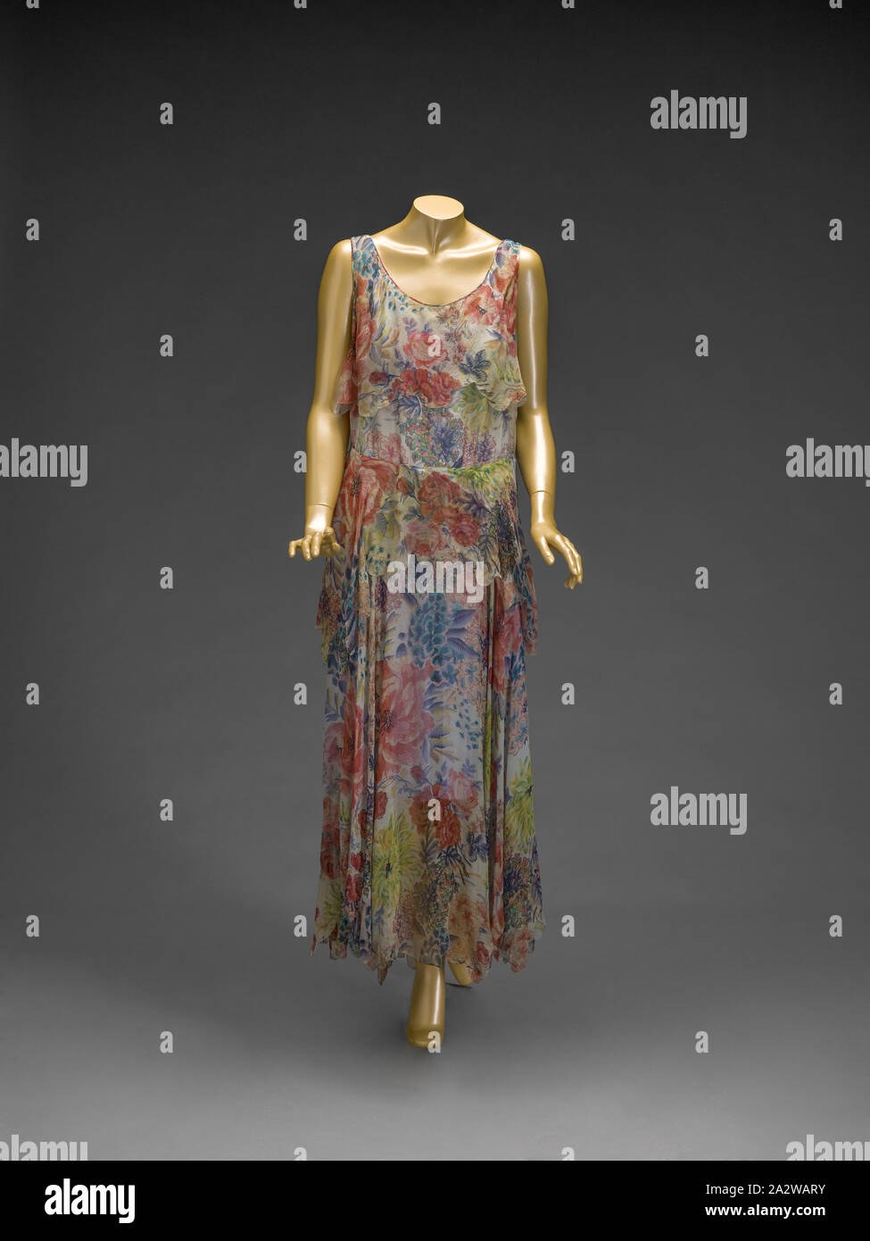 Robe, 1932-1935, en mousseline de soie, centre retour 50 in., Thurn, NYC, du textile et des arts de la mode Banque D'Images