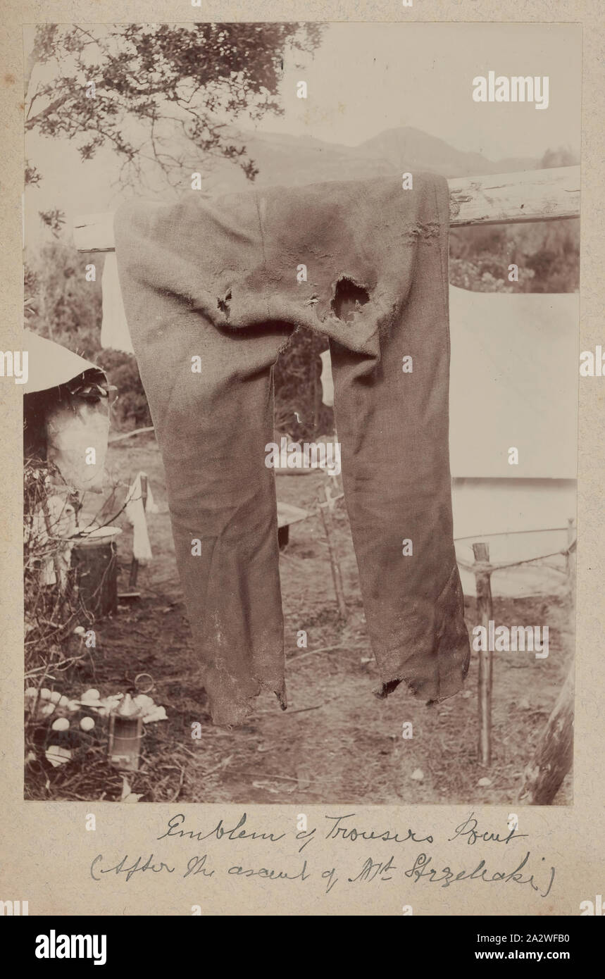 Photographie - 'Emblème de pantalon Point', Flinders Island, 1893, l'un des soixante-neuf noir et blanc et photographies sépia dans un album relié [6] sont mal prises par un J Campbell lors d'un Field Naturalists' Club of Victoria de savants dans le groupe d'îles Furneaux, le détroit de Bass, en novembre1893 Banque D'Images