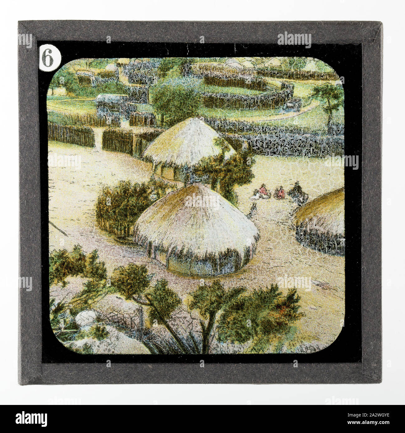 Diapositive - Un Village Bechuana, Vie et Oeuvres de Dr David Livingstone, vers 1900, diapositive représentant un village Bechuana. Elle fait partie d'un ensemble incomplet de 40 diapositives, deux sont manquants, illustrant les faits marquants de la vie de Livingstone et de voyages. Ces diapositives ont été fabriqués par la London Stereoscopic & Photographic Company pour la Société Missionnaire de Londres, vers 1900. Le Dr David Livingstone (1813-1873) a passé trente ans en Afrique comme missionnaire et explorateur Banque D'Images