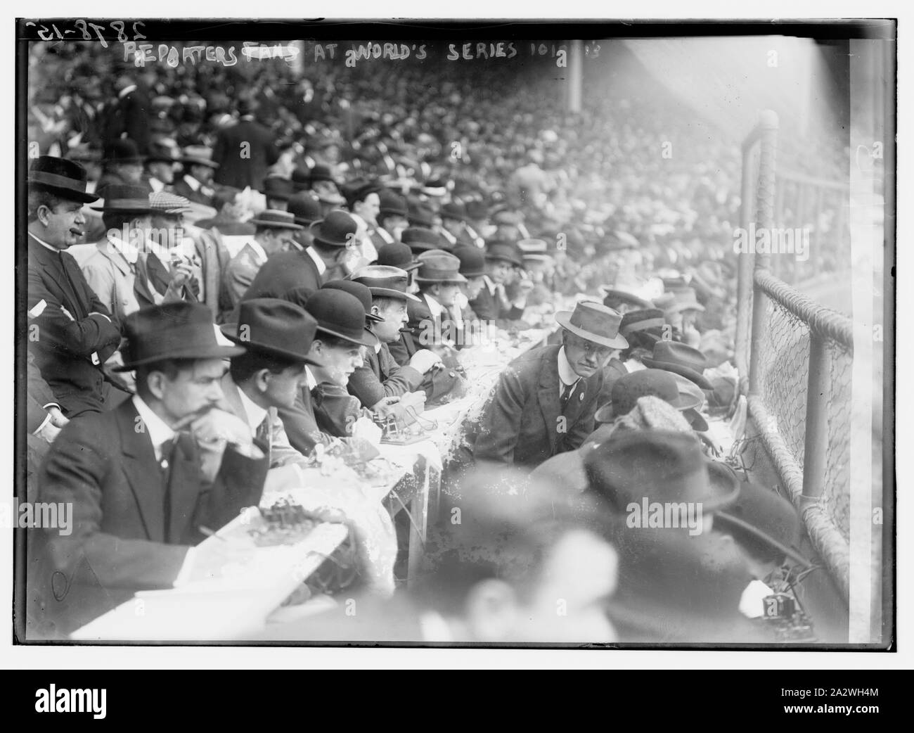 Les journalistes au Polo Grounds, New York, au cours de la Série mondiale 1913 (base-ball) Banque D'Images