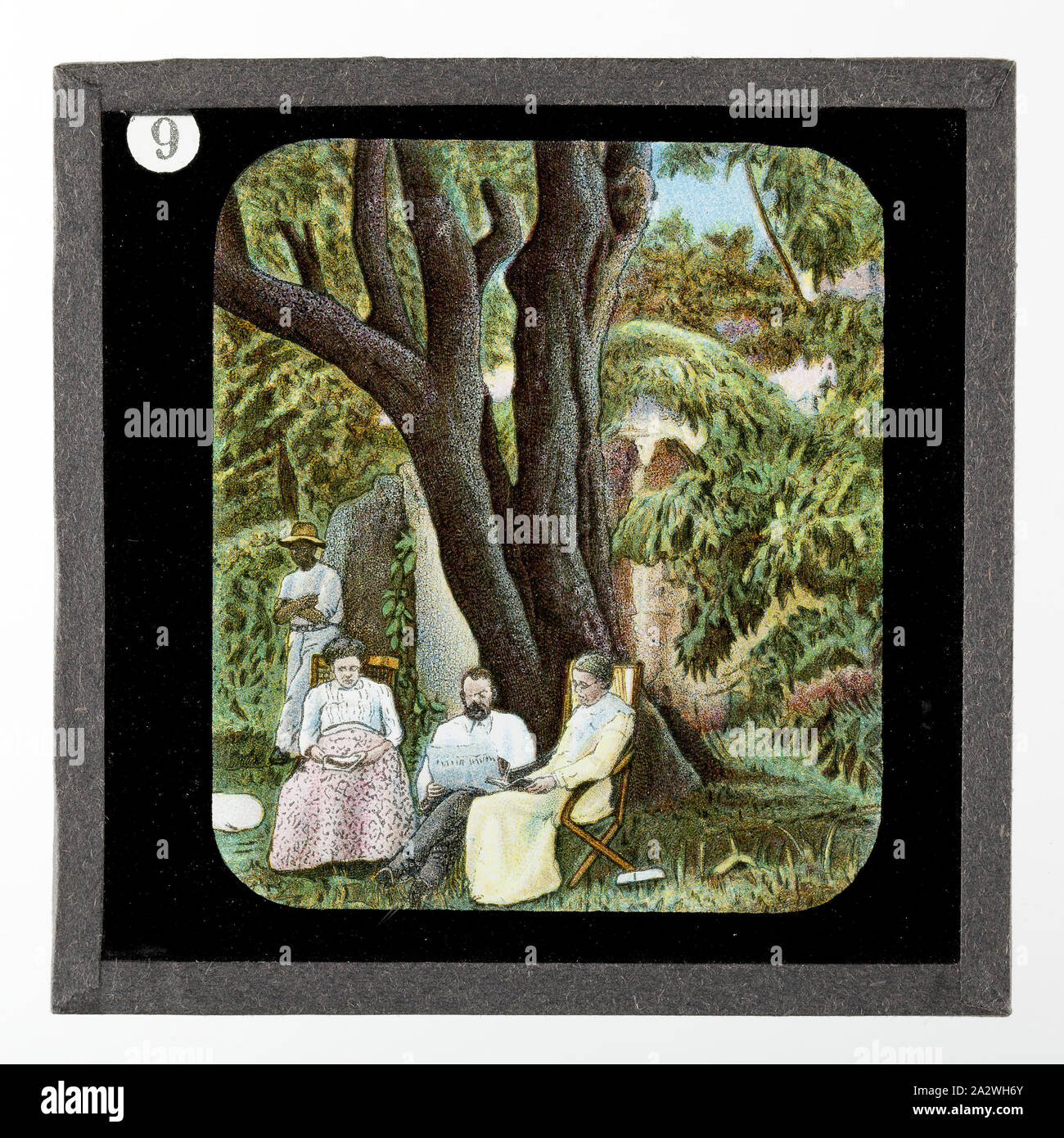 Diapositive - Amandier à Kuruman, Vie et Oeuvres de Dr David Livingstone, vers 1900, diapositive illustrant Mary Livingstone (née Moffat), Robert Moffat et Mary Moffat sous l'amandier dans leur jardin à la station de la Mission Kuruman. Elle fait partie d'un ensemble incomplet de 40 diapositives, deux sont manquants, illustrant les faits marquants de la vie de Livingstone et de voyages. Ces diapositives ont été fabriqués par la London Stereoscopic & Photographic Company pour la Société Missionnaire de Londres Banque D'Images