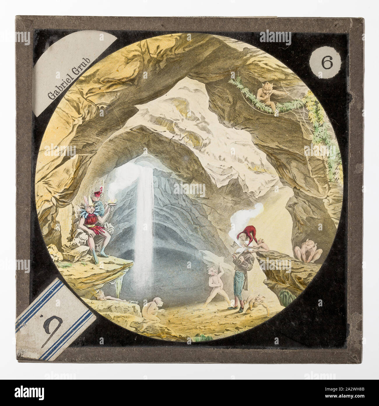 Diapositive - Bamforth & Co., 'Gabriel Grub", fin du xixe siècle, ensemble de dix-sept 'vie' modèle de lanterne magique qui a été utilisé en racontant l'histoire de Gabriel Grub ; ou l'histoire des Gobelins qui a volé un Sexton à l'aide d'un projecteur lanterne magique. Un livret accompagne l'ensemble de diapositives. Ensemble incomplet de diapositives. L'histoire était basée sur un chapitre de Charles Dickens Pickwick Papers, d'abord publié de façon sérialisée entre mars 1836 et octobre Banque D'Images