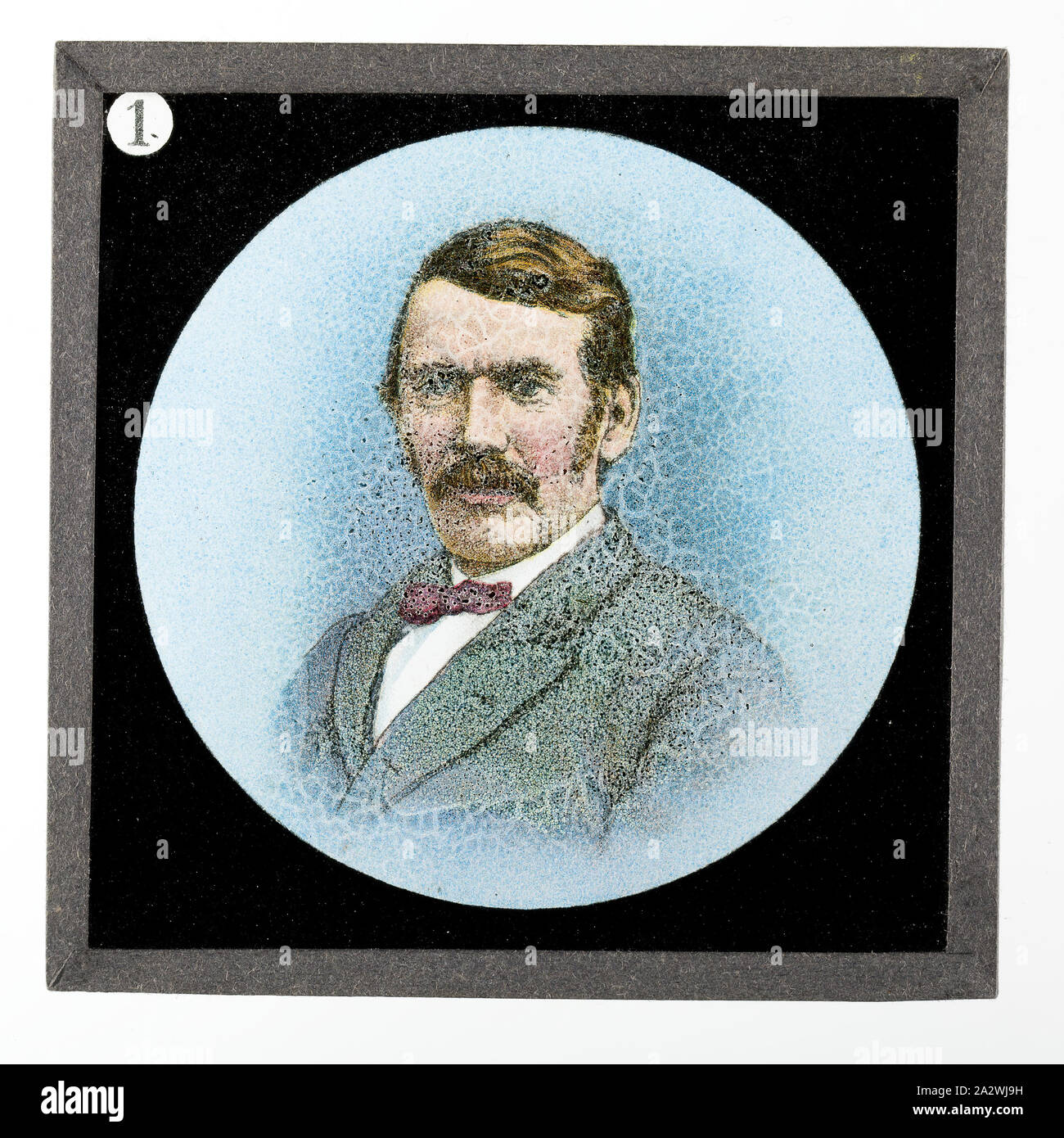 Diapositive - Portrait du Dr Livingstone, de vie et de travail du Dr David Livingstone, vers 1900, diapositive représentant un portrait de la tête et des épaules du Dr Livingstone. Elle fait partie d'un ensemble incomplet de 40 diapositives, deux sont manquants, illustrant les faits marquants de la vie de Livingstone et de voyages. Ces diapositives ont été fabriqués par la London Stereoscopic & Photographic Company pour la Société Missionnaire de Londres, vers 1900. Le Dr David Livingstone (1813-1873) a passé trente ans en Afrique Banque D'Images