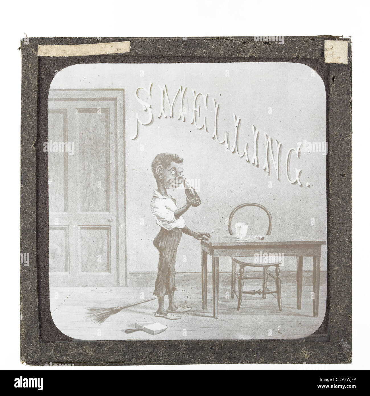 Diapositive - 'Smelling', 1900-1950, l'un d'une série de début du xxe siècle de lanterne narrative. pre-cinématographique autonome et l'Australian ephemera et les gouvernements de l'époque victorienne en 1975. co-fondateur du Musée de l'image en mouvement à Londres Banque D'Images