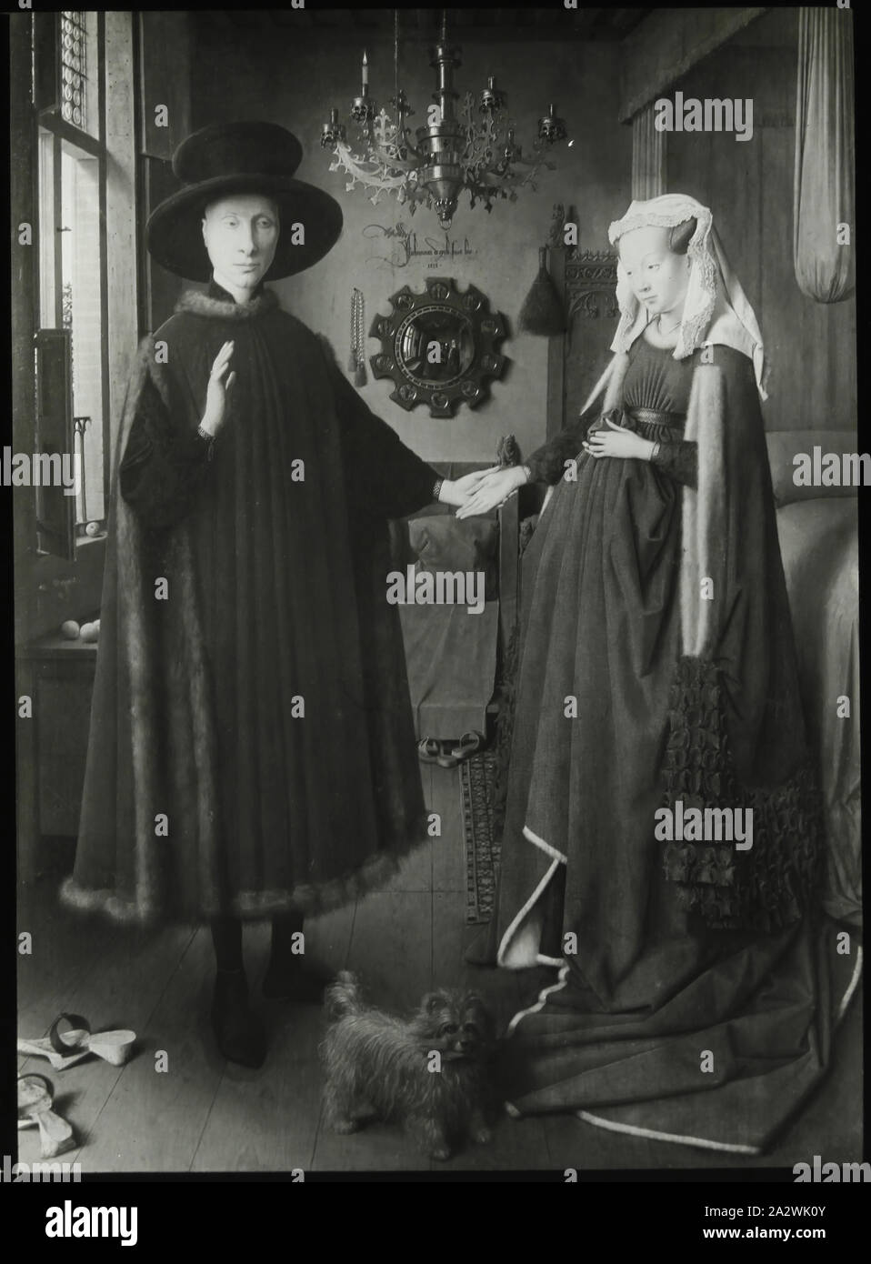 - La lanterne 'Portrait' Arnolfini, National Gallery, Londres, 1909-1930, l'un d'une série de quatre-vingt-dix diapositives de lanterne magique contenant des images d'artefacts, d'œuvres d'art, arts décoratifs, intérieurs et les meubles qui semblent appartenir à différentes collections de musée et de galerie dans le Royaume-Uni. Cette diapositive illustre la peinture à l'huile par Jan van Eyck intitulée The Arnolfini Portrait', également connu sous le nom de 'l'Arnolfini Wedding', 'Le Mariage Arnolfini', et le 'le Double Arnolfini Banque D'Images