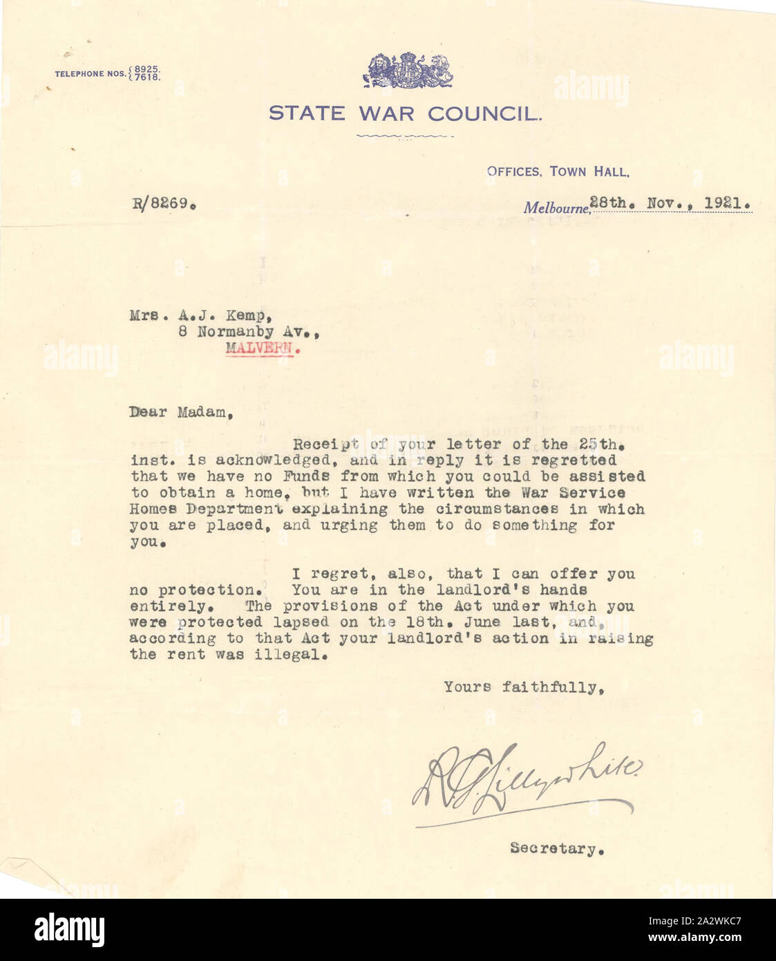Lettre - Conseil de guerre à l'État Secrétaire Mme A. J. Kemp, demande de fonds, 28 novembre 1921, adressée à Annie Kemp, veuve du soldat Albert Edward Kemp, qui a été tué dans l'action en 1917, pendant la Première Guerre mondiale. La lettre refuse sa demande d'une aide financière, mais renvoie son sur le ministère des Services de guerre de la maison Banque D'Images