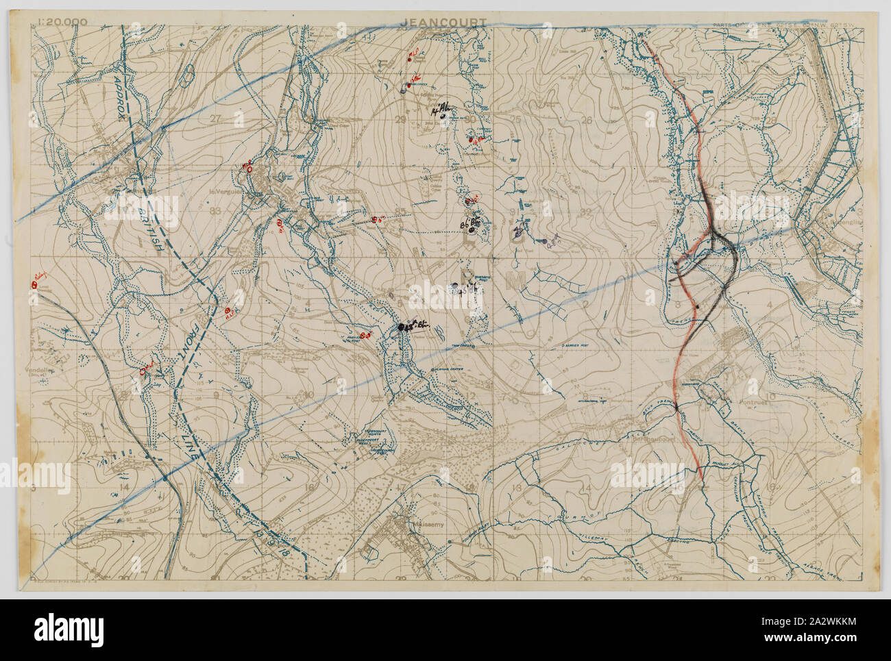 Site - militaires, tranchée, France, Jeancourt, échelle 1:20 000, avec superposition de trace, la Première Guerre mondiale, le 14 septembre 1918, carte des tranchées Jeancourt Secteur avec superposition de trace, échelle 1:20 000, fabriqués et utilisés au cours de la Première Guerre mondiale. Il est daté du 14 septembre 1918, et il est inscrit 'enquête de terrain, 4340 nouveau bataillon. Des lieux sur la carte : Jeancourt, Verguier, Pontruet et Berthaucourt. La carte est imprimée à l'emplacement des tranchées ; endroits du bataillon ont été marqués à la main. Le plan d'accompagnement est une trace d'identification Banque D'Images