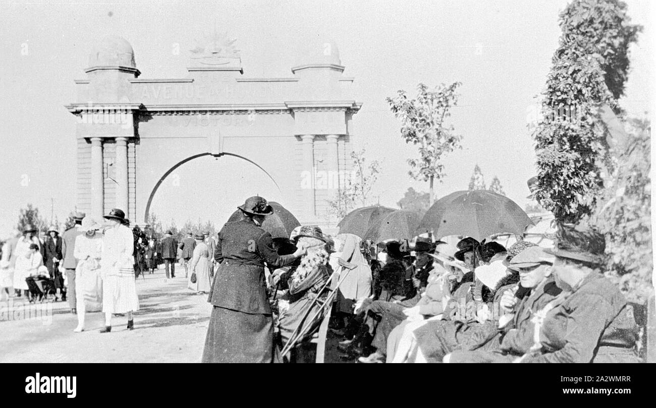 Négatif - Ouverture de l'arche de la Victoire, Ballarat, Victoria, post 1925, l'ouverture de l'arche de la Victoire Banque D'Images