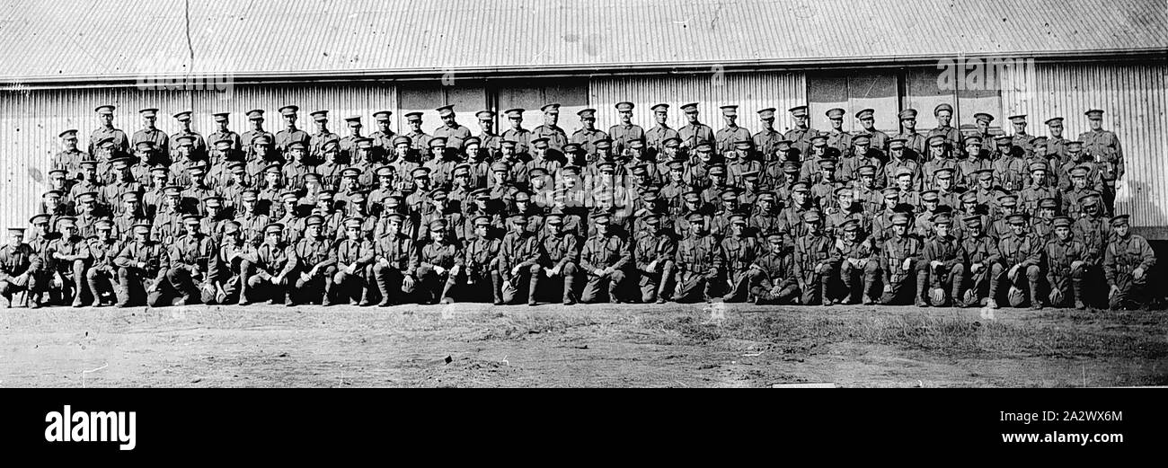 - Négatif 24/5 Infantry Battalion, AIF, Broadmeadows, Victoria, la Première Guerre mondiale, 1916, photographie de la 24/5 Bataillon d'infanterie de la 1ère Force d'infanterie australienne à Broadmeadows camp d'entraînement, à l'extérieur de Melbourne, 1916 Banque D'Images