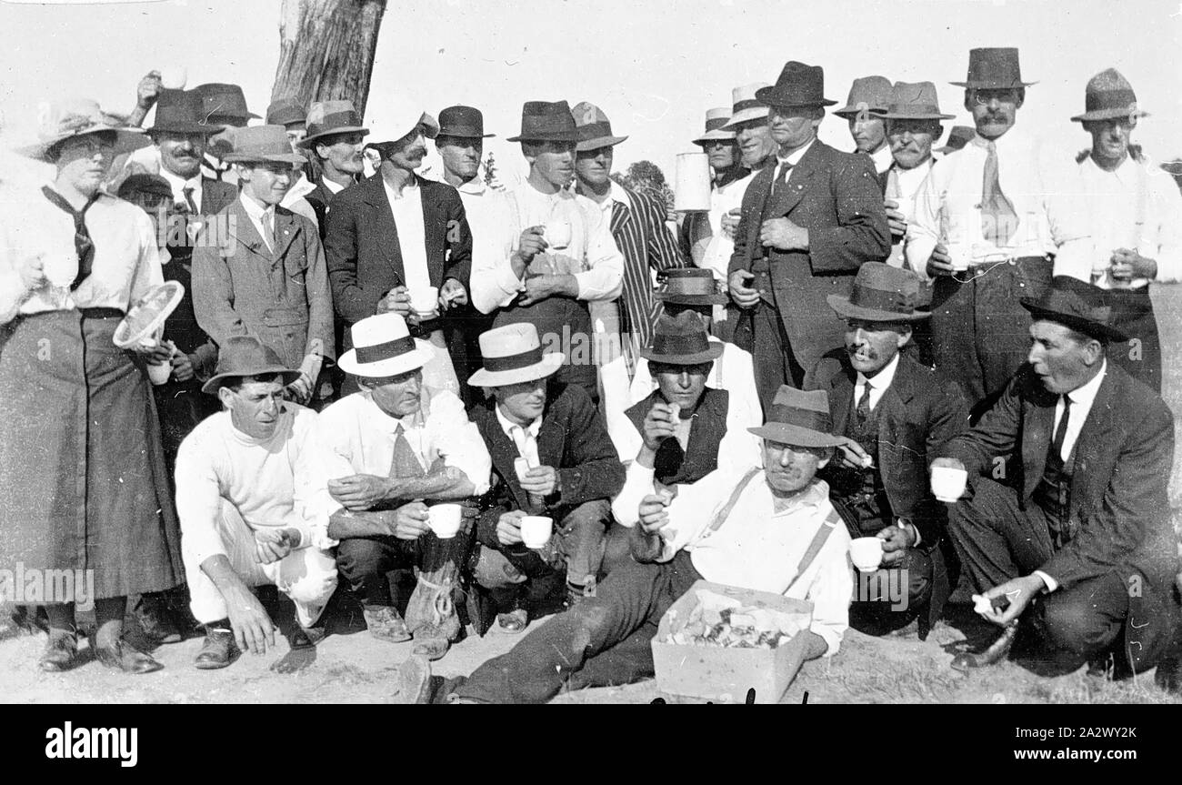 - Batesford négatif, Victoria, vers 1915, le thé l'après-midi à un match de cricket Banque D'Images