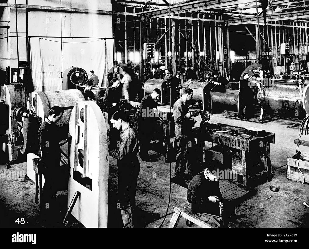Négatif - Melbourne, Victoria, Oct 1944, le sol de l'usine à Horscroft et compagnie. La société a fabriqué des machines à laver Banque D'Images