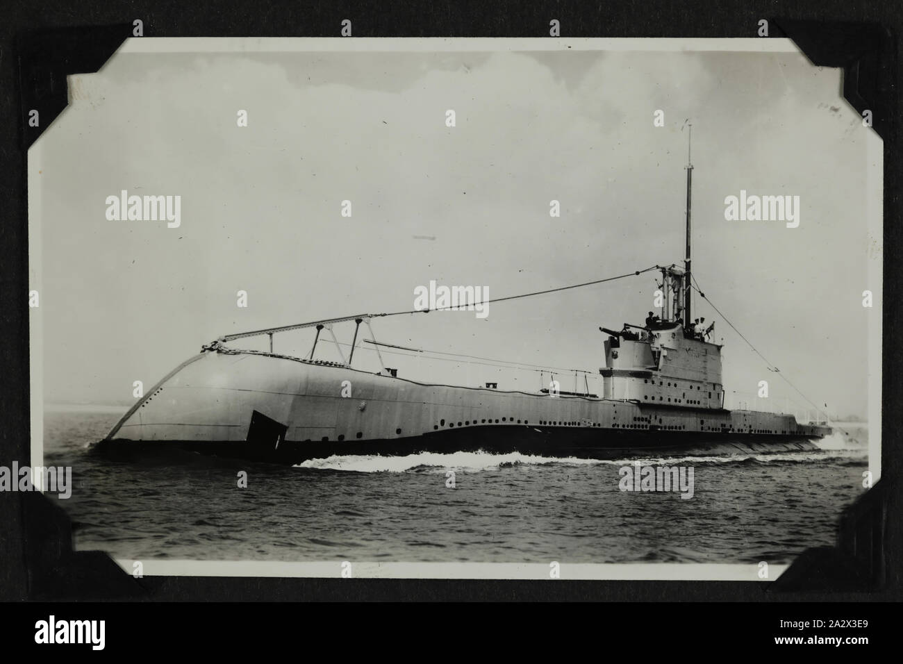 Photographie - 'HMAS Oxley', 1937-1939, photographie en noir et blanc d'HMAS Oxley. L'une des 48 photographies dans un album. Prises par D.R.Goodwin, Marine royale australienne (R.A.N.) 1937-1939. Les images sont d'H.M.A.S Cerberus et autres les navires de guerre, de la formation et de feu sur le terrain Banque D'Images