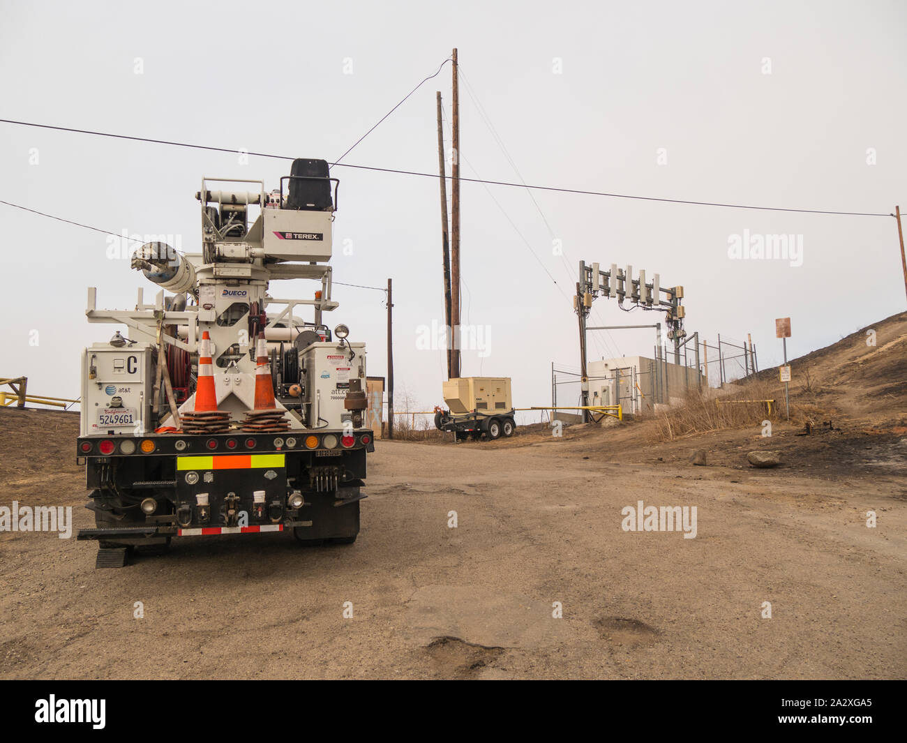 VENTURA, CA U.S.A - 5 janvier, 2018 : AT&T chariot sur site pour réparer les lignes téléphoniques. Feu Thomas formulaire Banque D'Images