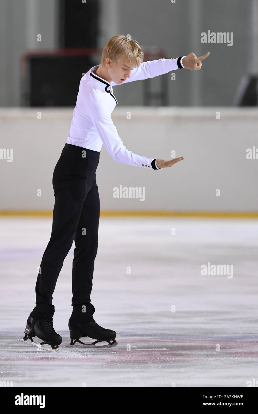 Daniel GRASSL à partir de l'Italie, l'effectuer dans le programme court dans un Grand Prix junior de l'UIP en 2019, à l'Arène Wurth sur Octobre 03, 2019 à Termeno/Neumarkt, en Italie. Credit : Raniero Corbelletti/AFLO/Alamy Live News Banque D'Images