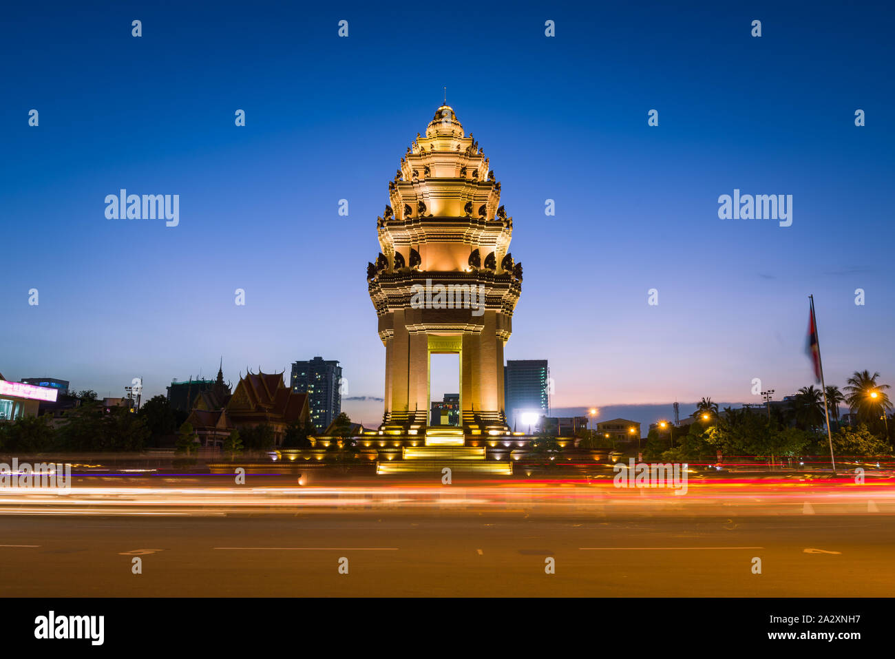 Phnom Penh, Cambodge, 16 Nov 2015 : vue de la nuit de monument de l'indépendance dans la capitale. Banque D'Images