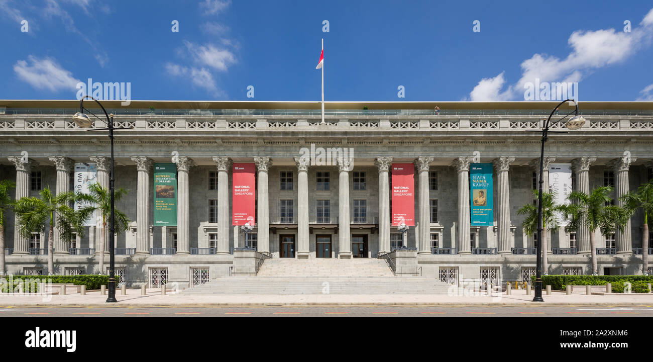 Singapour, 23 févr. 2016 : architecture majestueuse de la National Art Gallery. C'était anciennement la Cour suprême et l'Hôtel de Ville. Banque D'Images
