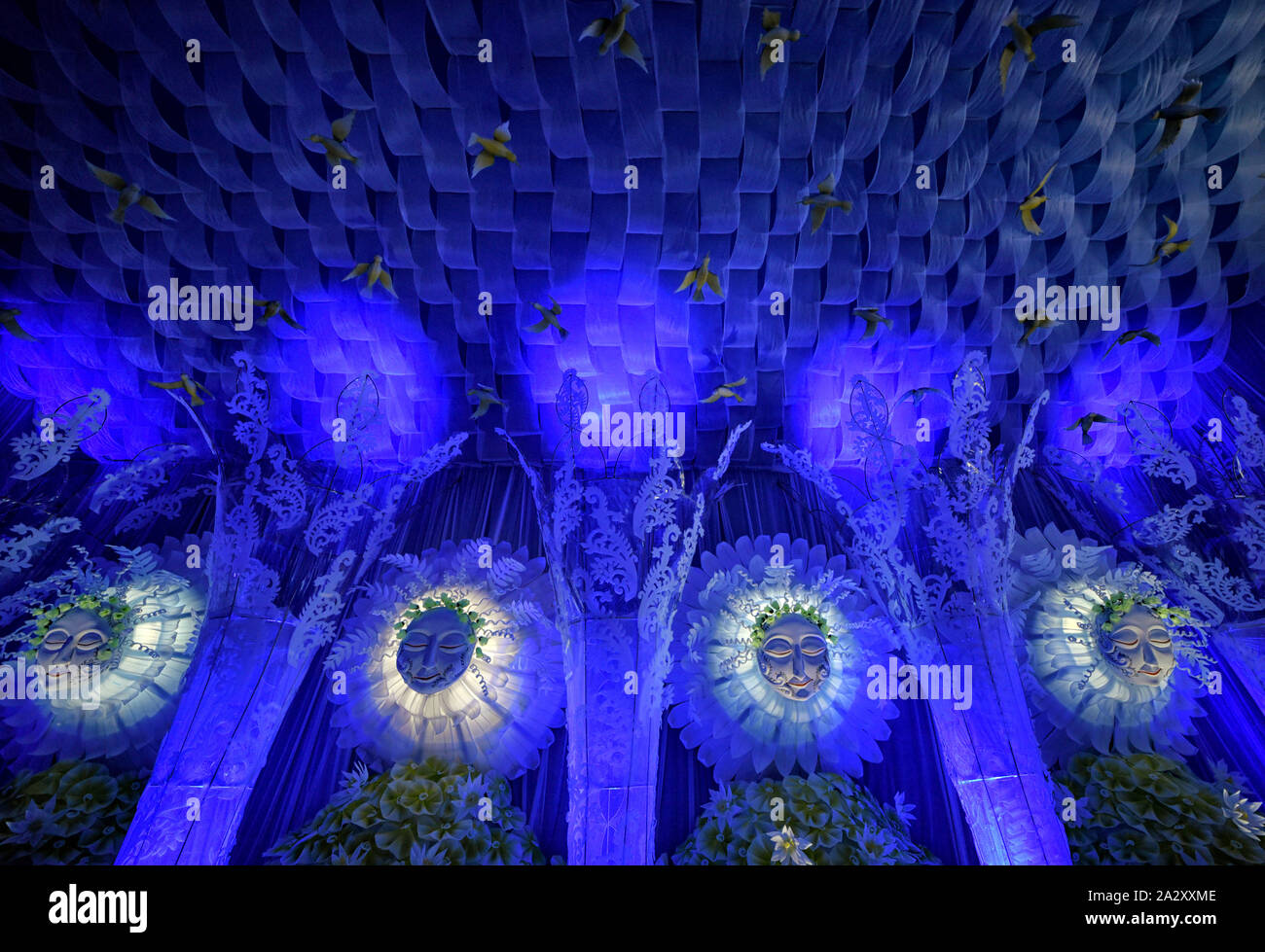 Kolkata, Inde. 06Th Oct, 2019. Pandal temporaires (lieu de prière) décorées avec des concepts créatifs de fête vu pendant le festival.Durgapuja est la plus grande fête hindoue célébrée à Kolkata et fonctionne pendant 9 jours. Durga est une description de la puissance de la déesse dans la mythologie Hindoue. Credit : SOPA/Alamy Images Limited Live News Banque D'Images