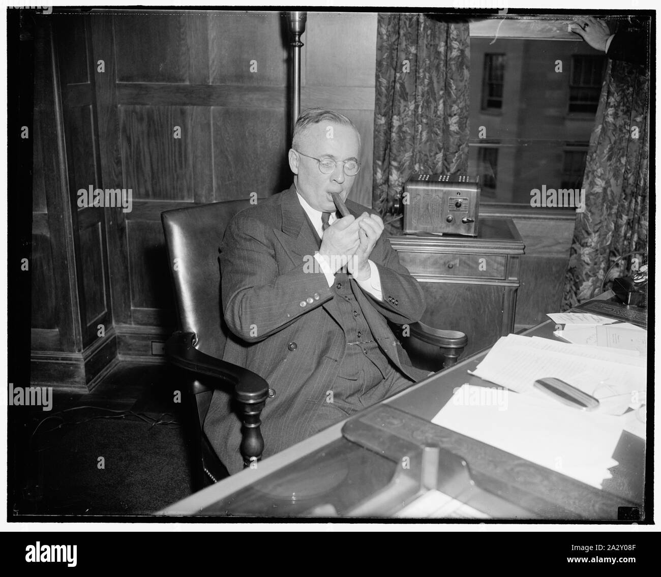 L'exécution pour gouverneur de Pennsylvanie. Washington, D.C., le 23 mars. Le lieutenant-gouverneur. Thomas Kennedy de Pa. arrêté d'aujourd'hui à Washington pour traiter une affaire de la United Mine Workers dont il est Sec. et d'Usain. Kennedy est en marche pour le poste de gouverneur de son Etat sur le ticket Démocrate, 3/23/38 Banque D'Images