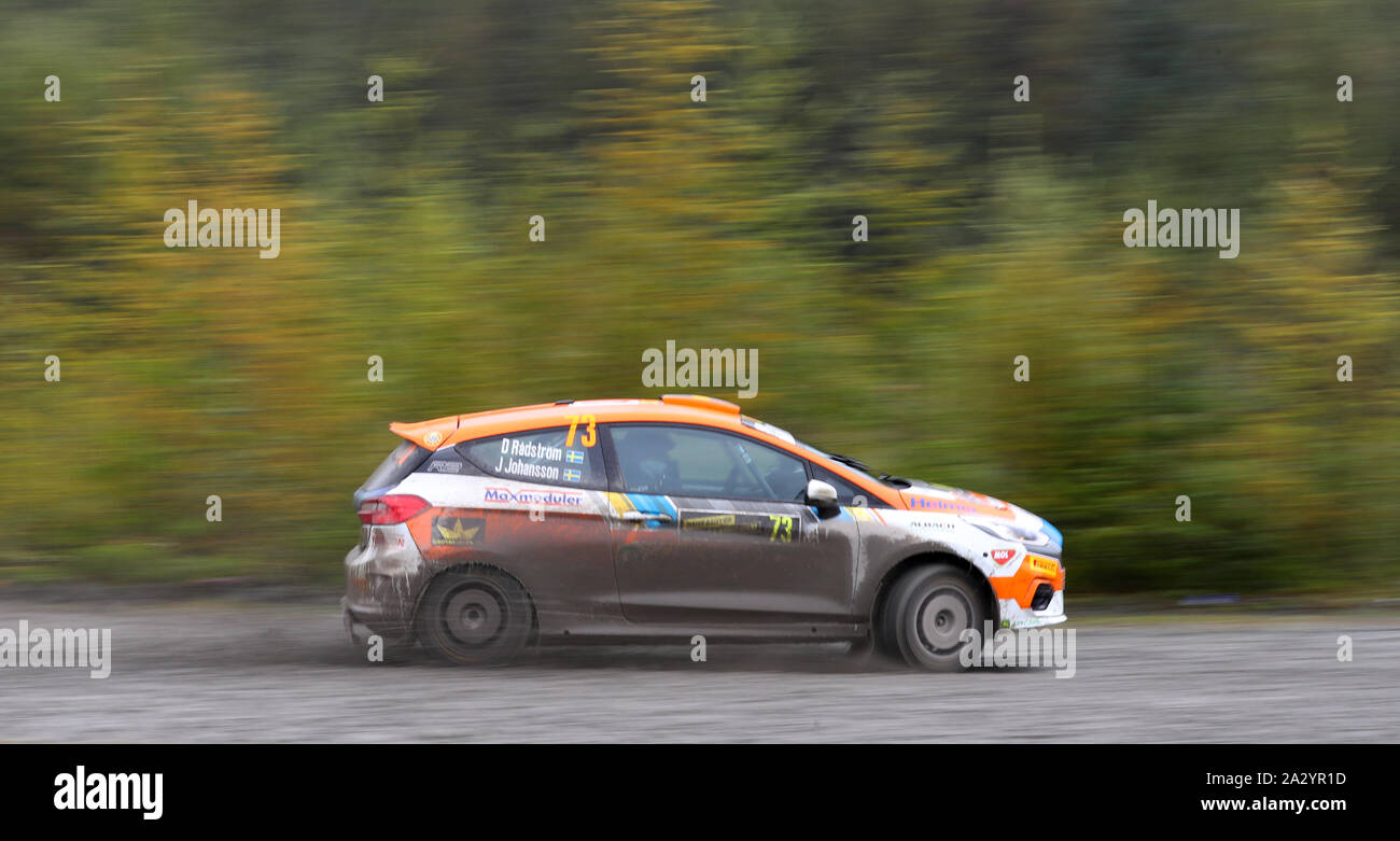 La Suède est Dennis Radstrom et Johan Johansson dans la Ford Fiesta R2 au cours de la deuxième journée de la Wales Rally GB. Banque D'Images