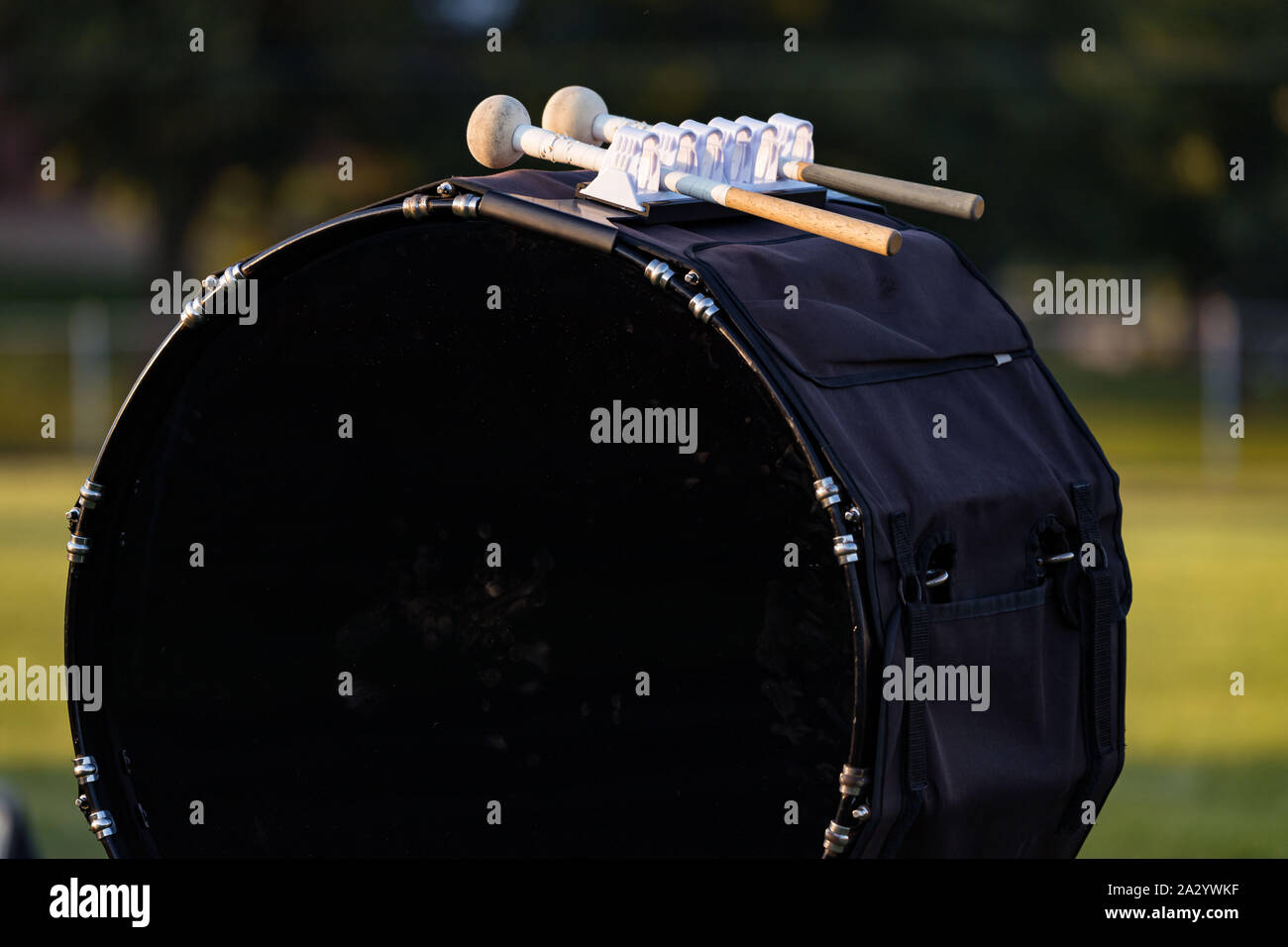 Un tambour et baguettes se reposer avant le début des répétitions, Banque D'Images