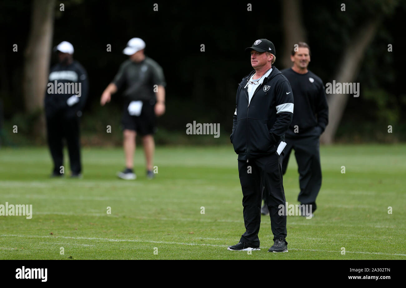 Oakland Raiders Jon Gruden entraîneur-chef lors de la journée des médias du Grove Hotel, Watford. Banque D'Images