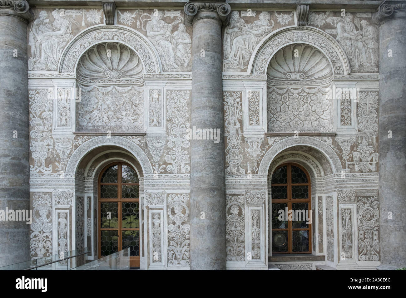 Des détails architecturaux d'extérieur de la salle de jeux de ballon (Míčovna), un bâtiment Renaissance sur le côté sud de la Royal Gardens, le château de Prague, Tchéquie. Banque D'Images