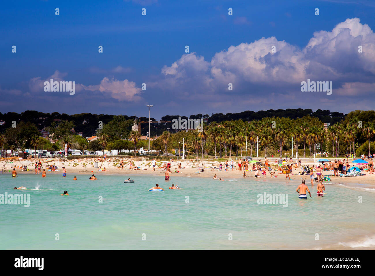 Sandstrand von Sanary-sur-Mer, Alpes-Maritimes, Côte d'Azur, Südfrankreich, Frankreich, Europa| plage de sable de Sanary-sur-Mer, Alpes-Maritimes, Côte d Banque D'Images