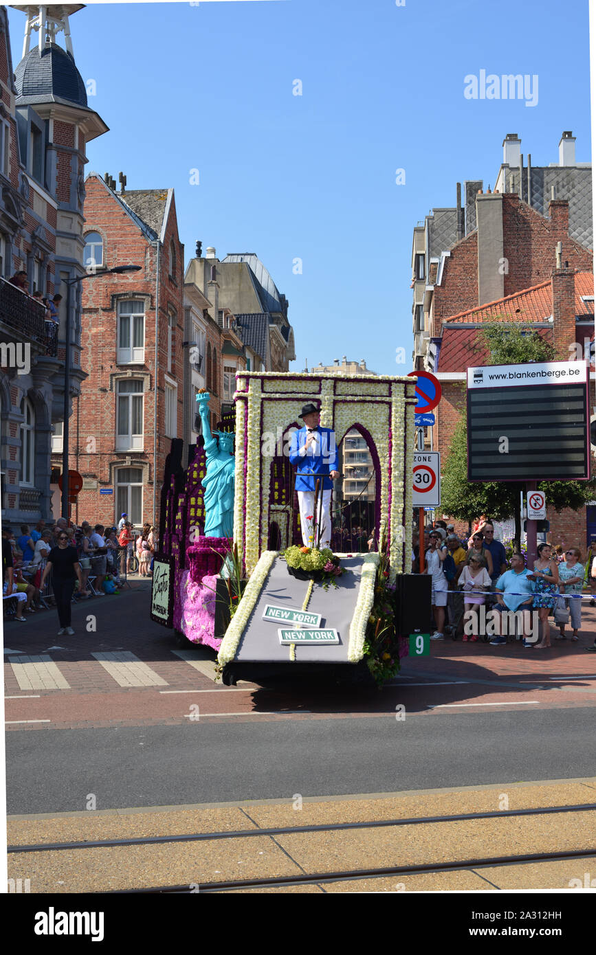 Blankenberge, Flandre occidentale/ Belgique - 25 août 2019 : : fête de  plage corso fleuri de flotteurs, en flamand appelé 'Bloemencorso' Photo  Stock - Alamy