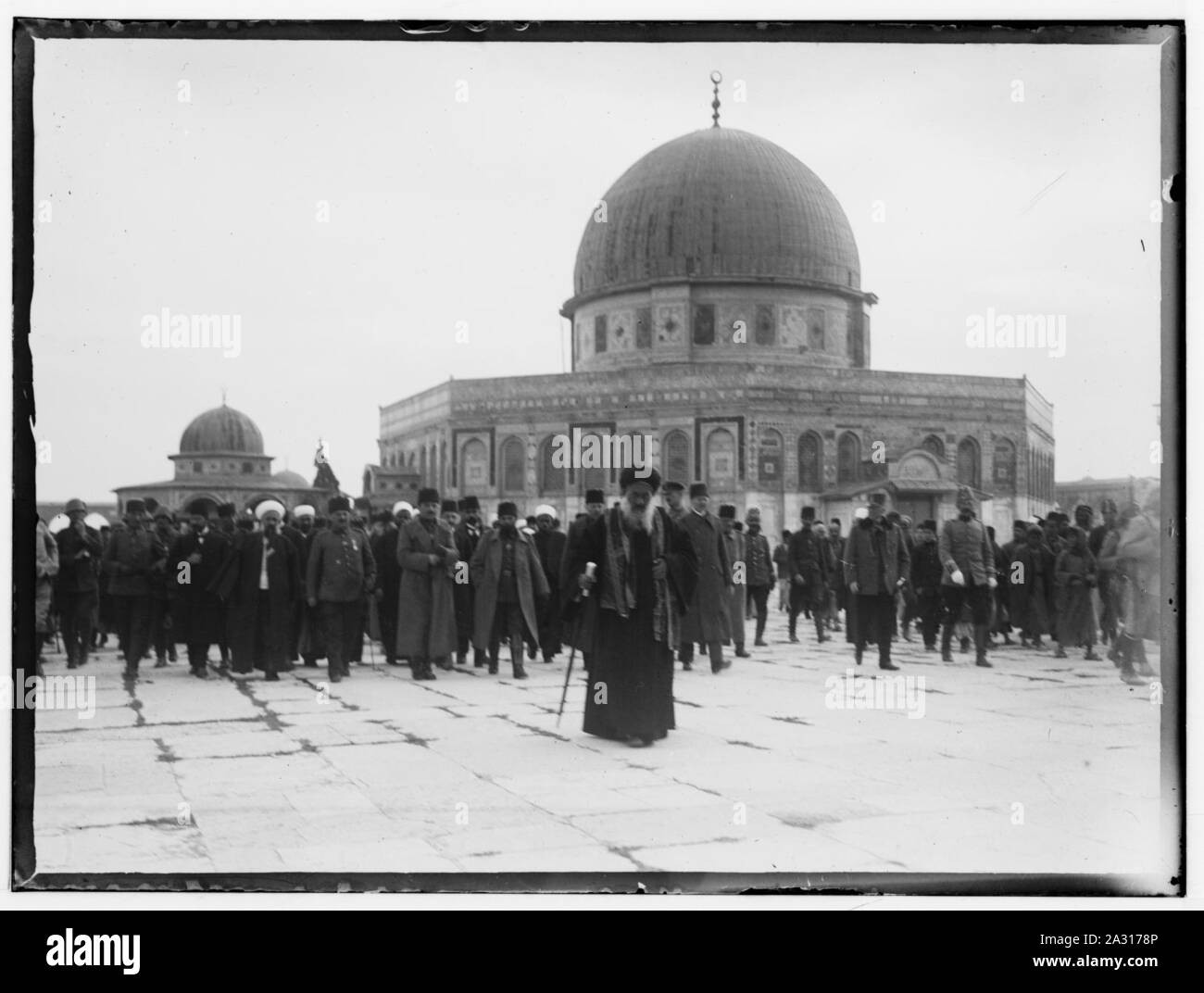 Enver Pacha et Jamal (Cemal Pasha) visiter le dôme du Rocher, Jérusalem Banque D'Images