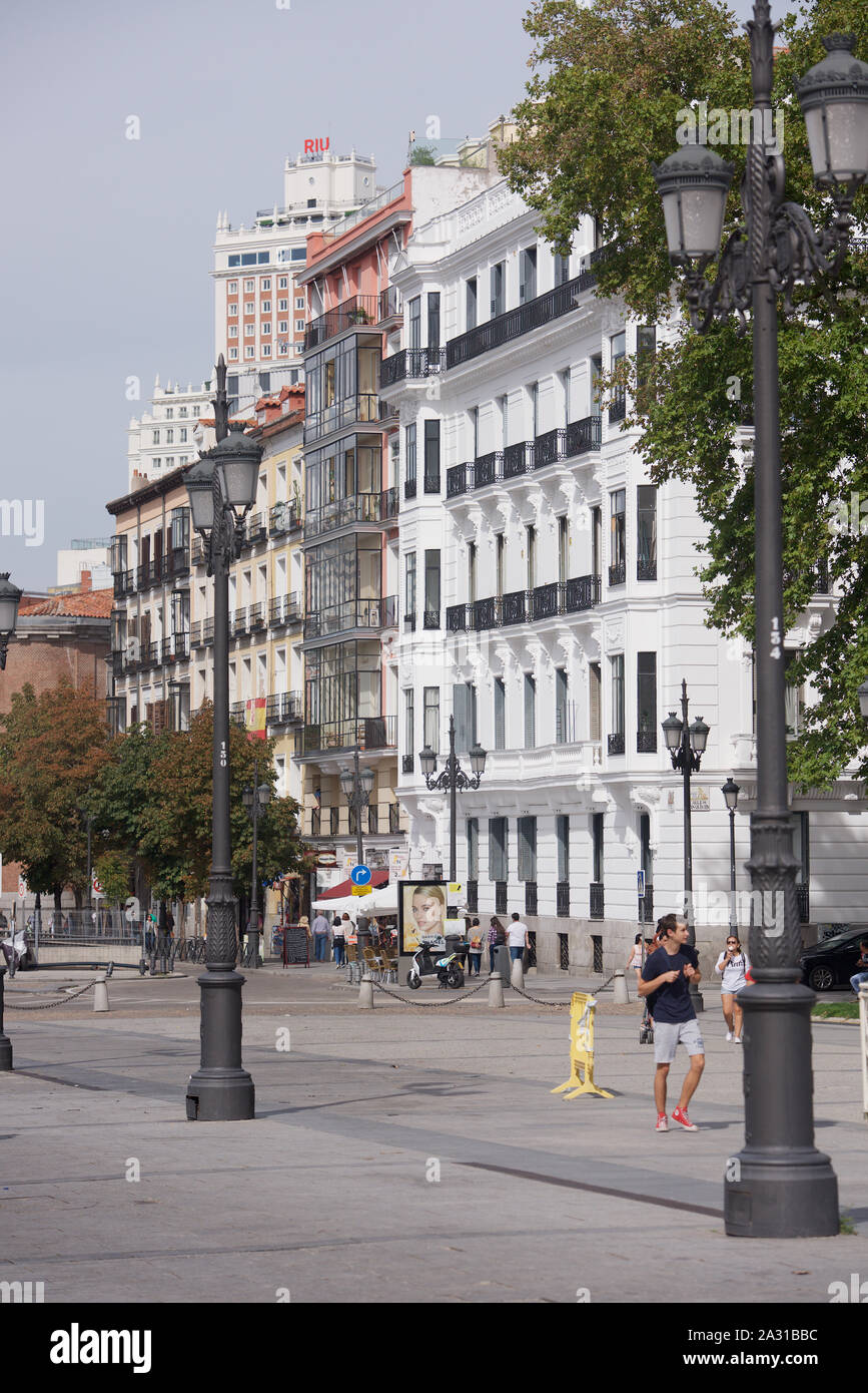 Bâtiment blanc et windows Banque D'Images
