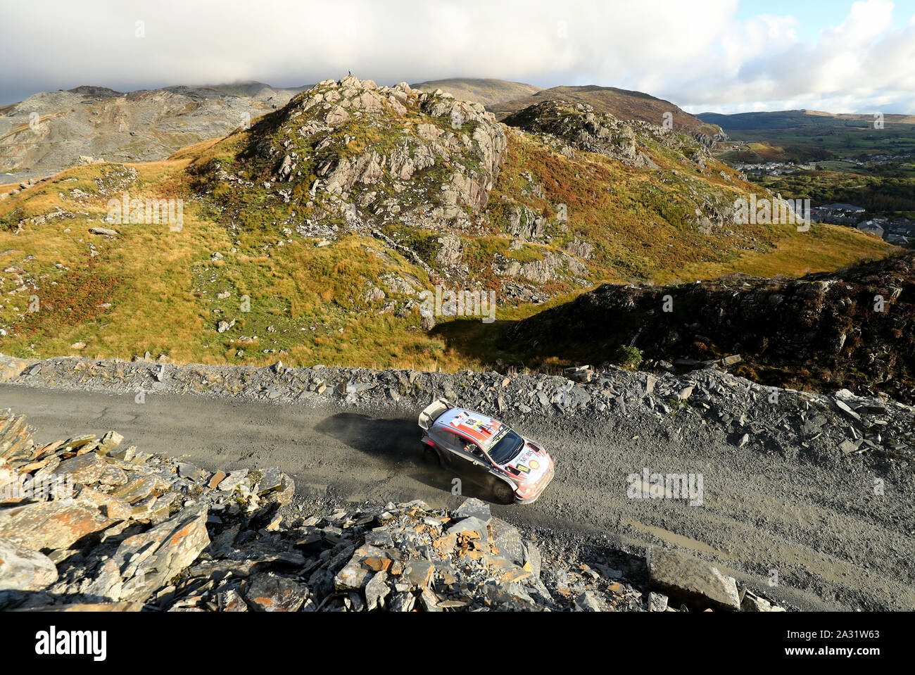 La Norvège Andreas Mikkelsen et Anders Jaeger dans la Hyundai i20 WRC Coupé pendant deux jours de la Wales Rally GB. Banque D'Images