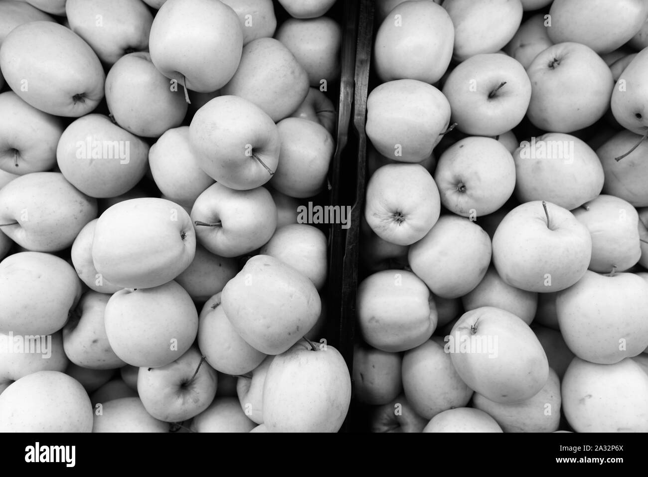 Full Frame Shot de pommes en noir et blanc Banque D'Images