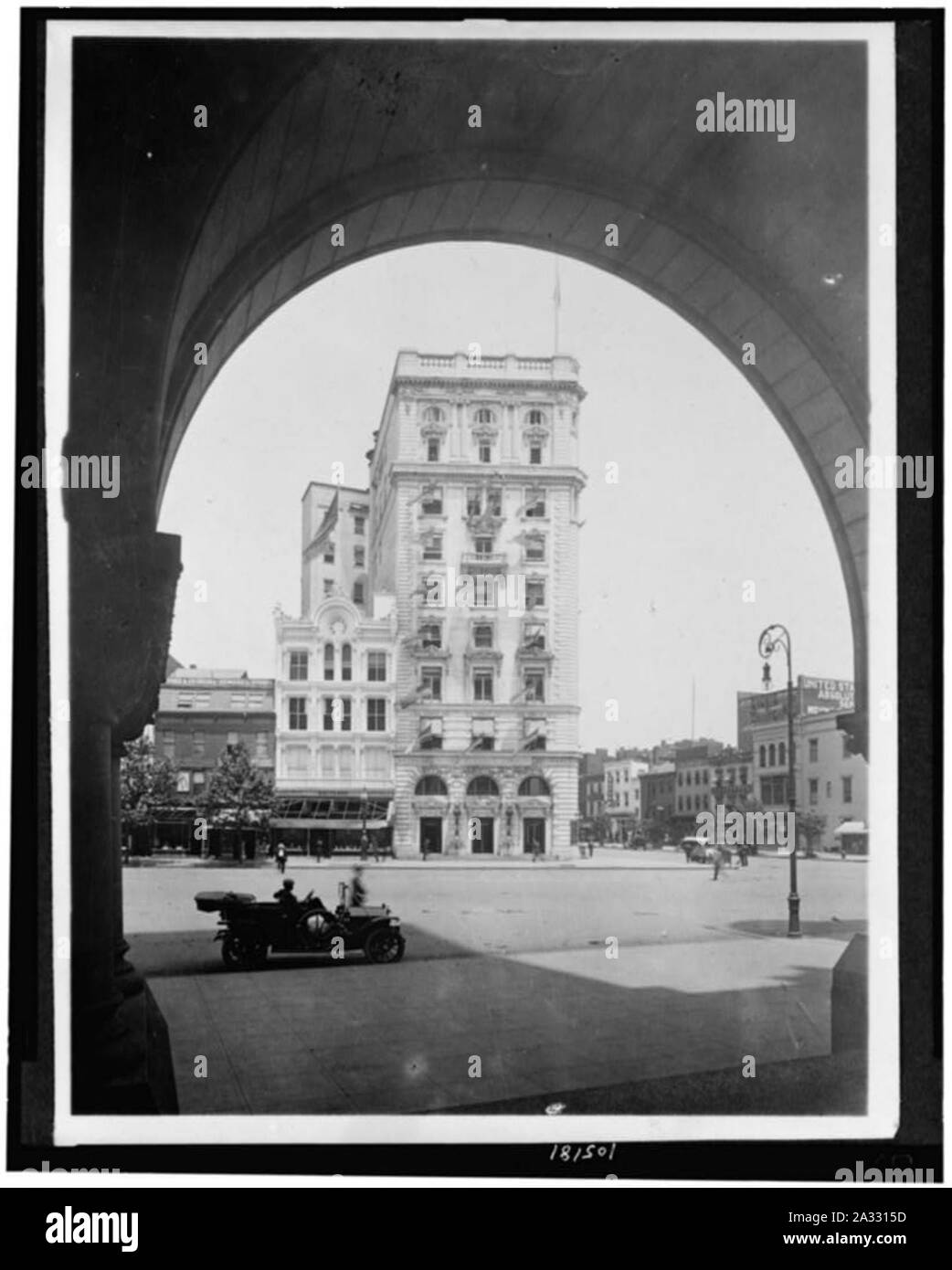 Soirée Star Building, Pa. Ave. et 11th St., N.W., Washington, D.C. ; et Galt & Bro. Bijoutiers sur la gauche Banque D'Images