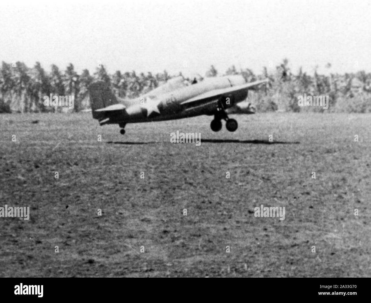 F4F-4 de la VMF-121 atterrissage à Guadalcanal 1942. Banque D'Images
