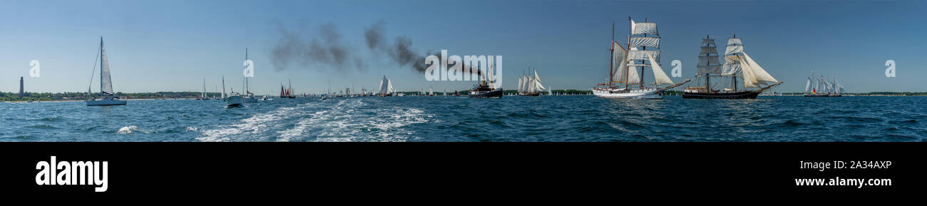 Windjammer défilé de marins traditionnels à Kieler Woche, les bateaux de voile traditionnels naviguent la semaine Kiel au fjord de Kiel Banque D'Images