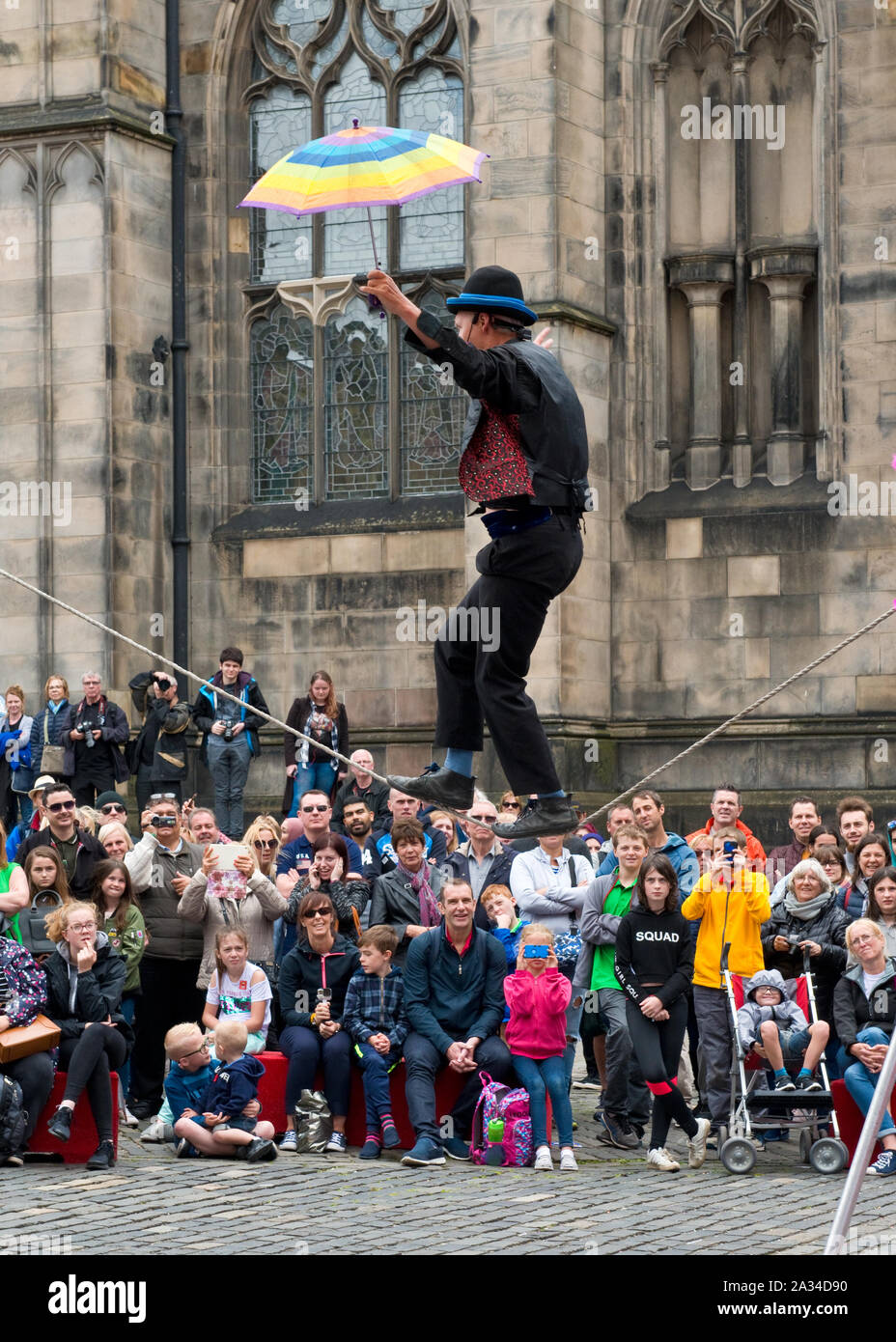 Au cours de l'artiste funambule Street Edinburgh Fringe Festival. Banque D'Images