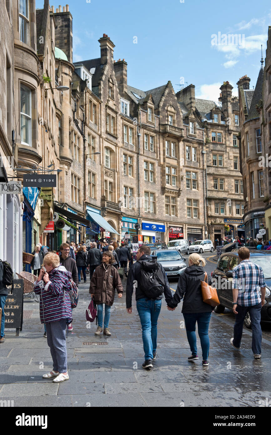 Cockburn Street qui part de la Grassmarket. Le centre-ville d'Édimbourg. L'Ecosse Banque D'Images