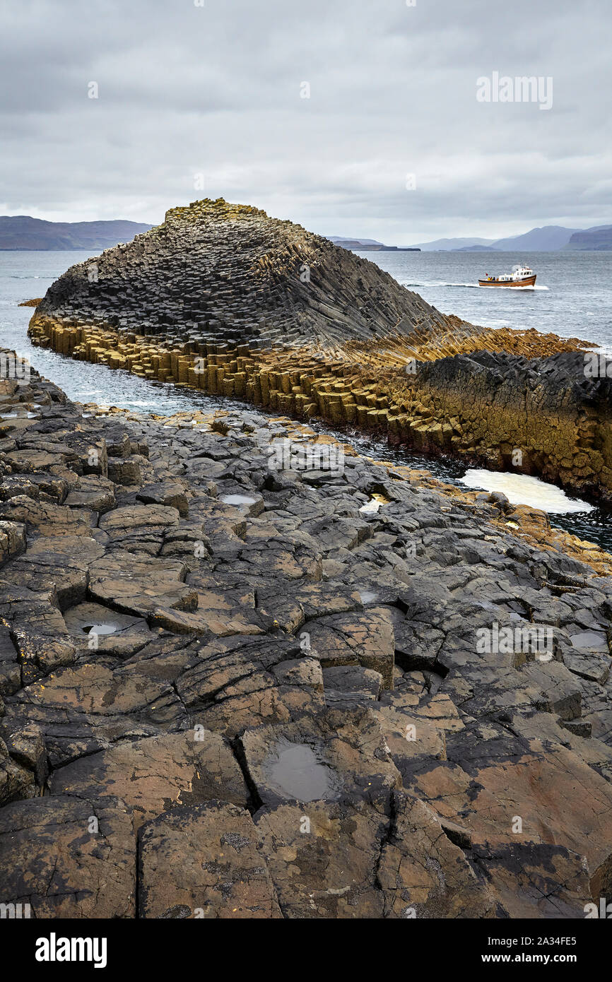 Faire Ferry Staffa, Mull, Hébrides intérieures, Ecosse, Royaume-Uni Banque D'Images