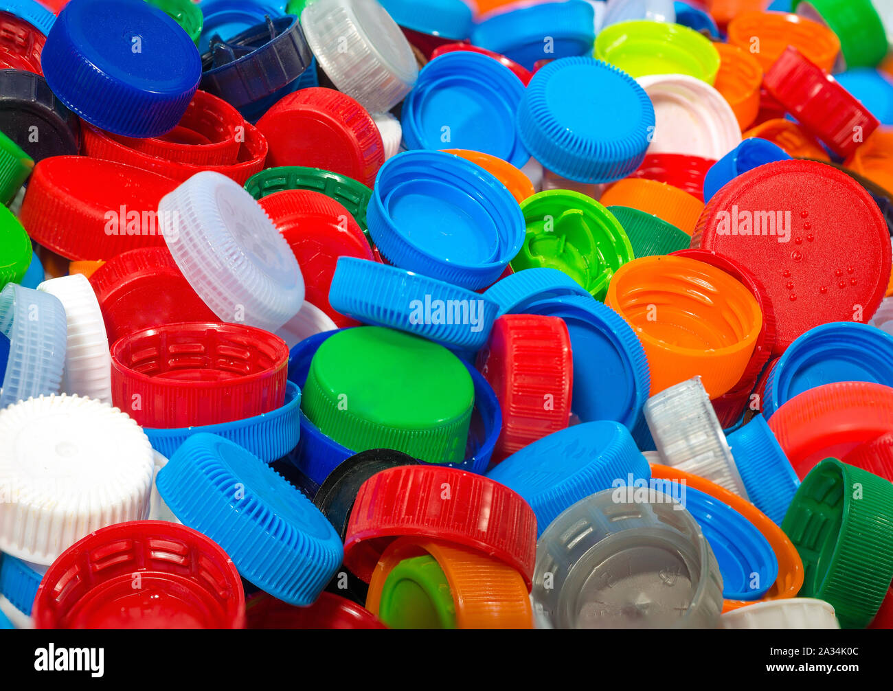 Bouchons de bouteille en plastique coloré Banque D'Images