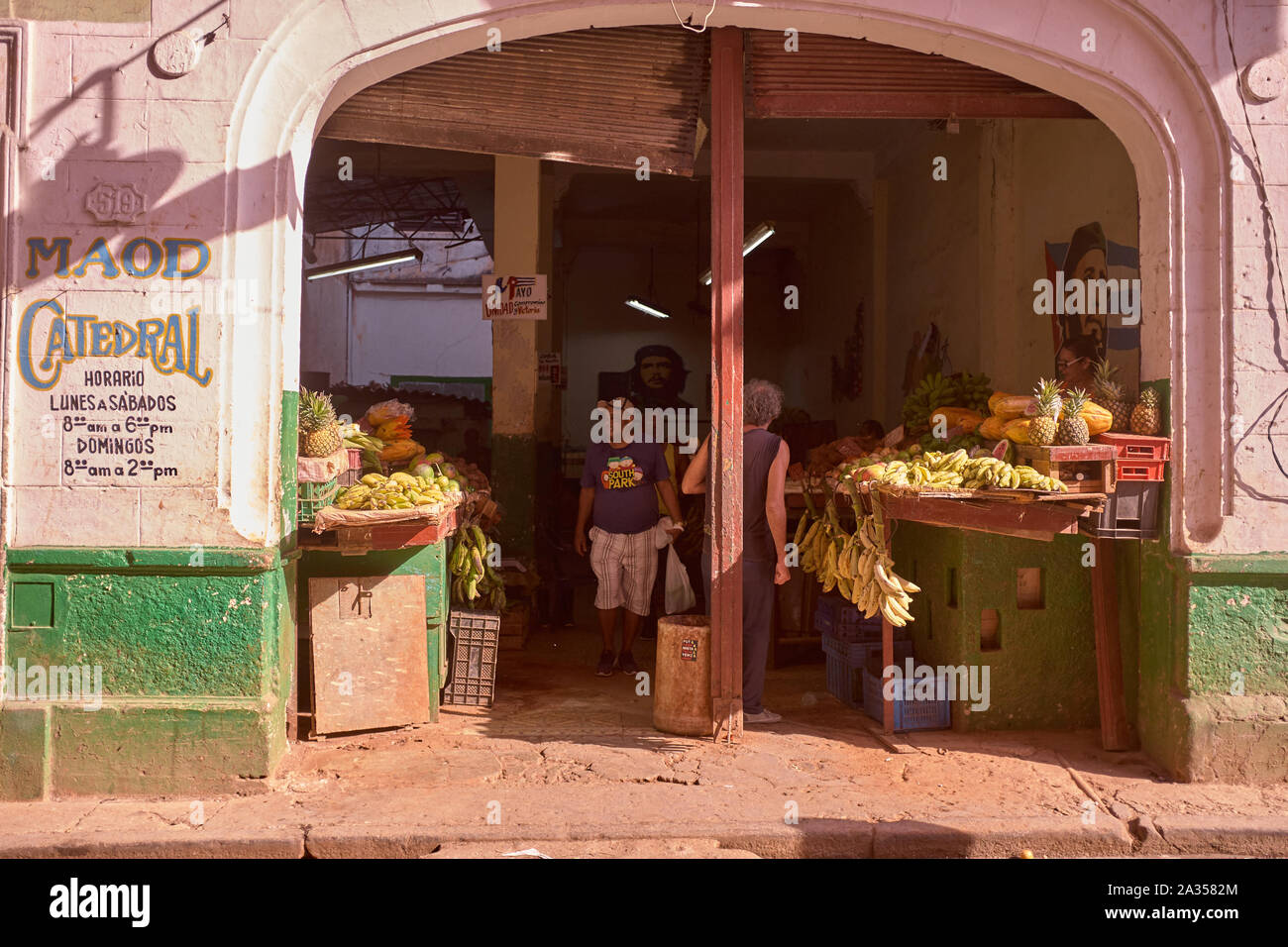 Shopping pour les fruits et légumes à La Havane, Cuba Banque D'Images