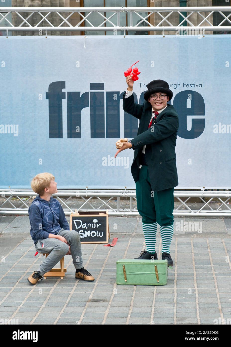 Rue frange interprète de la magie. Le centre-ville d'Édimbourg, Écosse Banque D'Images