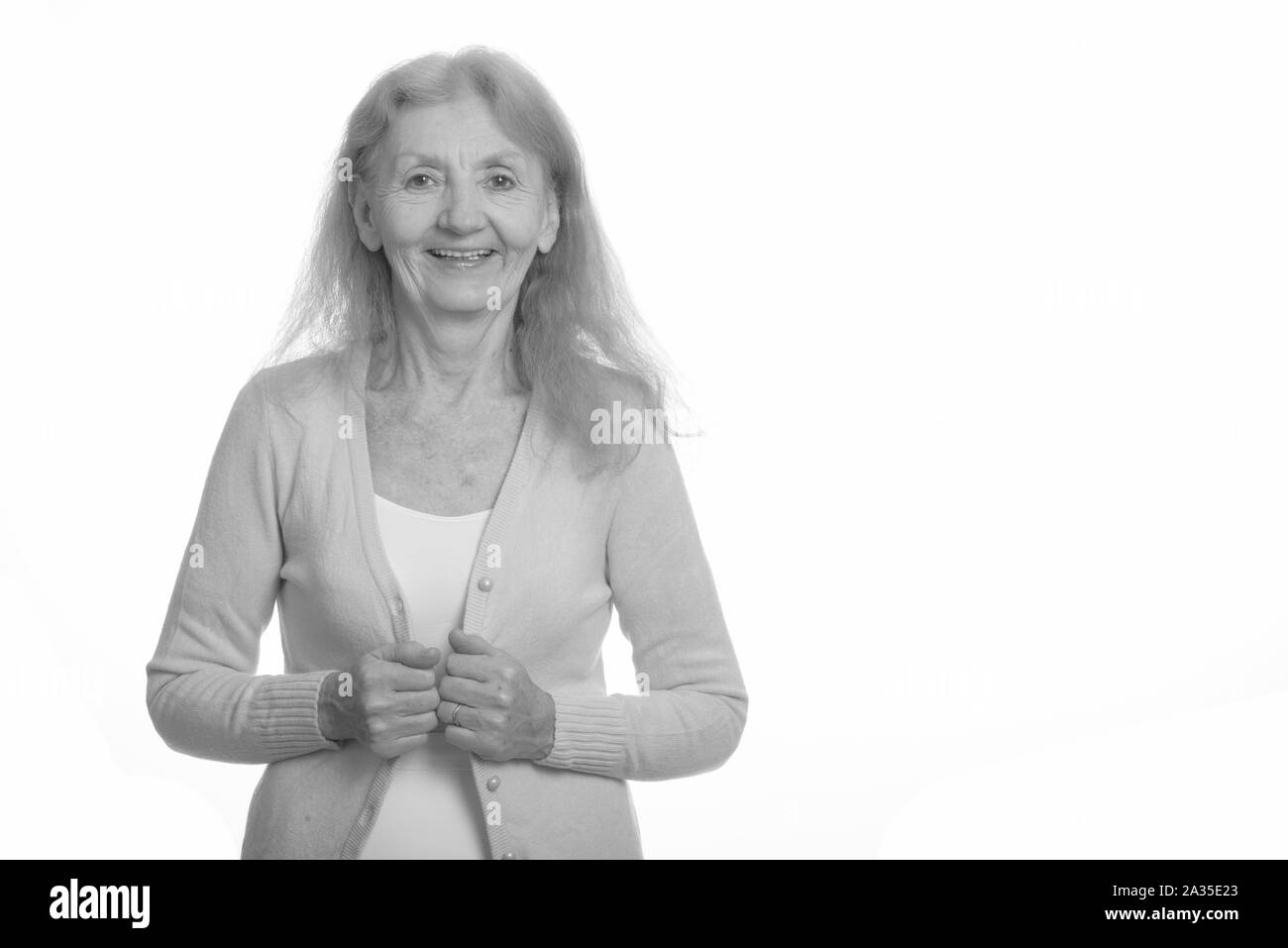 Studio shot of senior woman smiling Banque D'Images