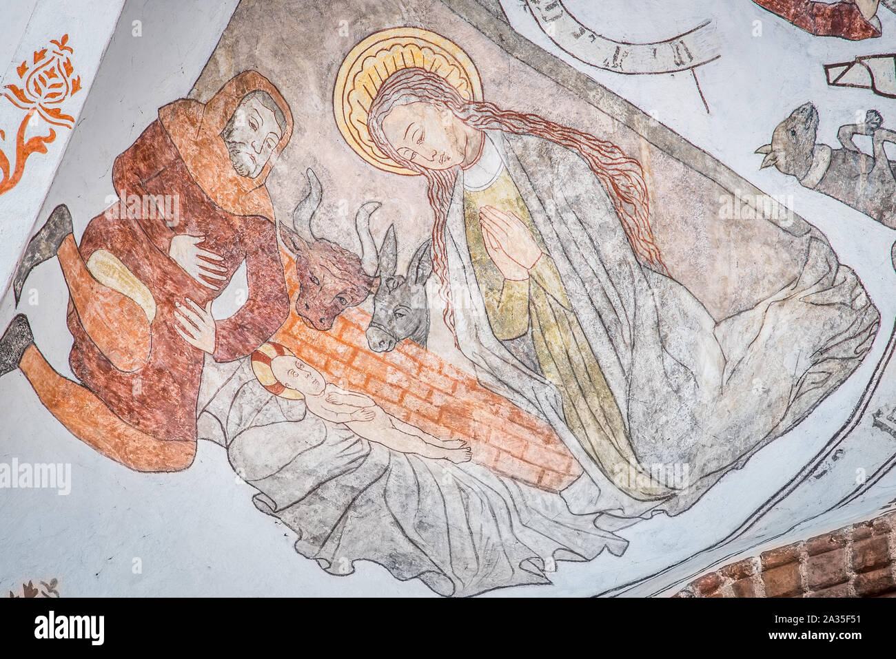 La naissance de Jésus à Bethléem, une peinture murale d'environ l'année 1500 dans l'église de Sainte Marie, Elseneur, Danemark, le 14 mai, 2019 Banque D'Images