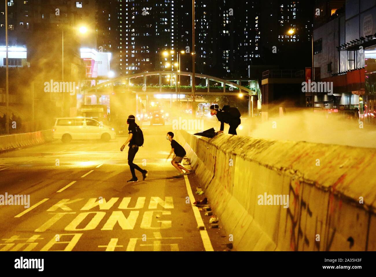 Hong Kong, Chine. 4ème Oct, 2019. Des milliers de manifestants prendre les rues de Hong Kong pour protester contre la décision du gouvernement d'invoquer les pouvoirs d'urgence pour l'interdiction des masques. Gonzales : Crédit Photo/Alamy Live News Banque D'Images