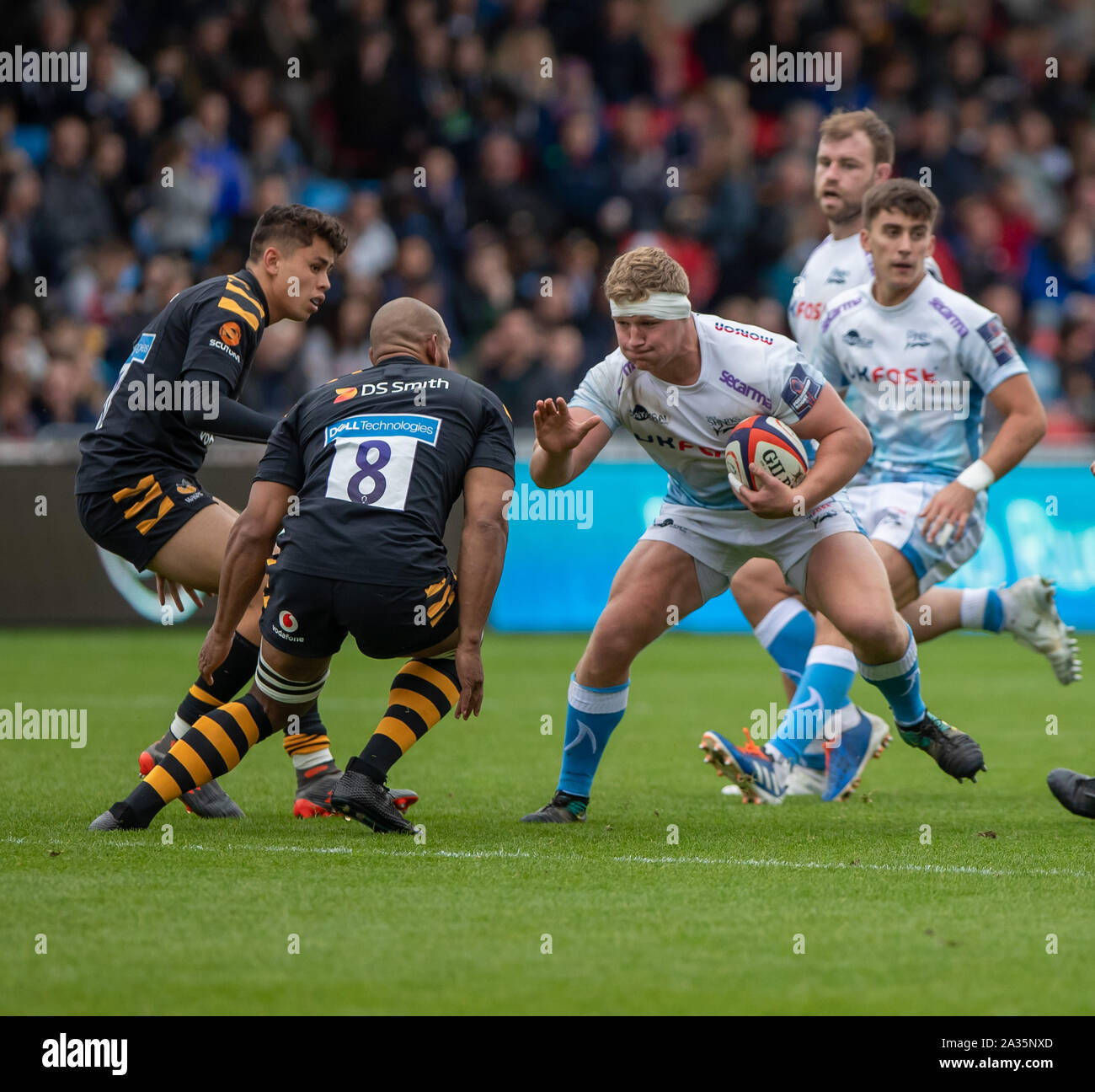 Manchester, UK. 5 octobre 2019 ; stade AJ Bell, Greater Manchester, Angleterre, Premier Ministre Rugby Cup, les requins des ventes contre guêpes ; Ross Harrison de Sale Sharks prend Nizaam Carr : Action Crédit Plus Sport Images/Alamy Live News Banque D'Images