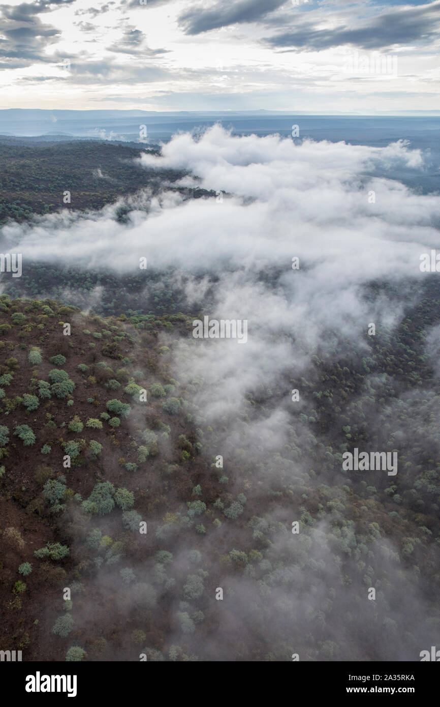 Afrique, Kenya, vue aérienne de Brume-collines remplis dans la vallée du Rift au sud, près de Olorgesailie Banque D'Images