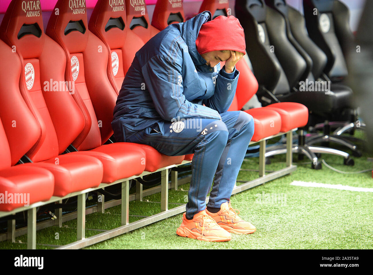 05.10.2019, xemx, Fussball 1.Bundesliga, le FC Bayern München - TSG 1899 Hoffenheim emspor, V.L. Javi Martinez (FC Bayern München # 8) nachdenklich, gru Banque D'Images