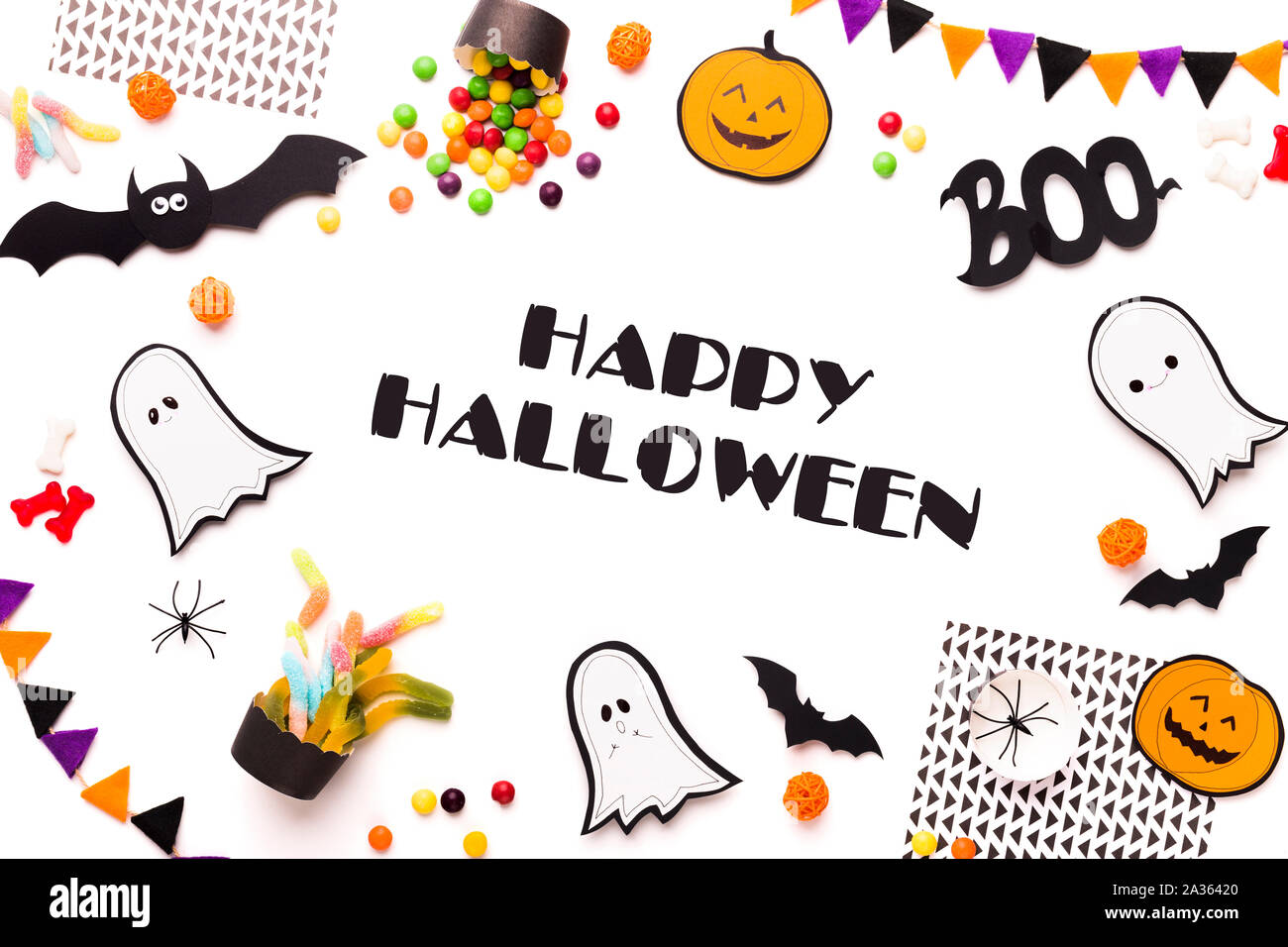 Happy Halloween fond avec composition du papier fantômes Banque D'Images