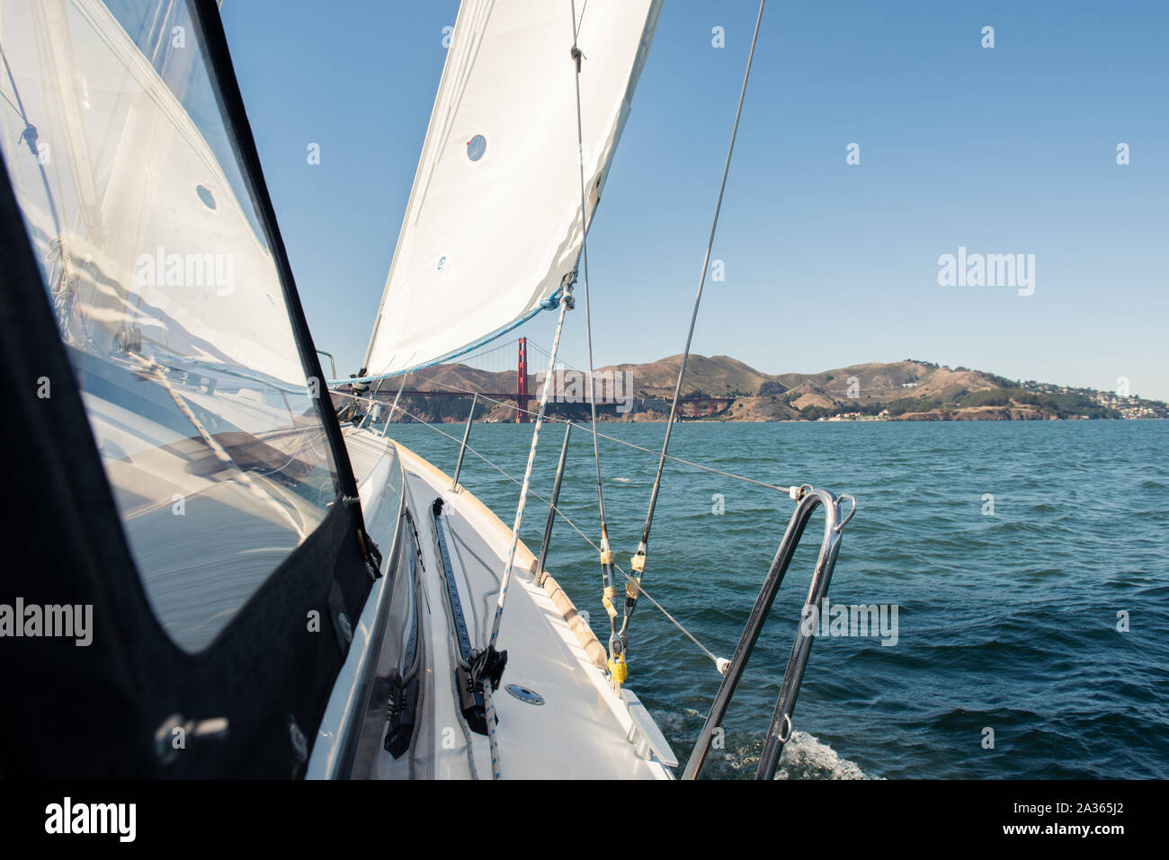 La navigation de plaisance dans la baie près de San Francisco Banque D'Images