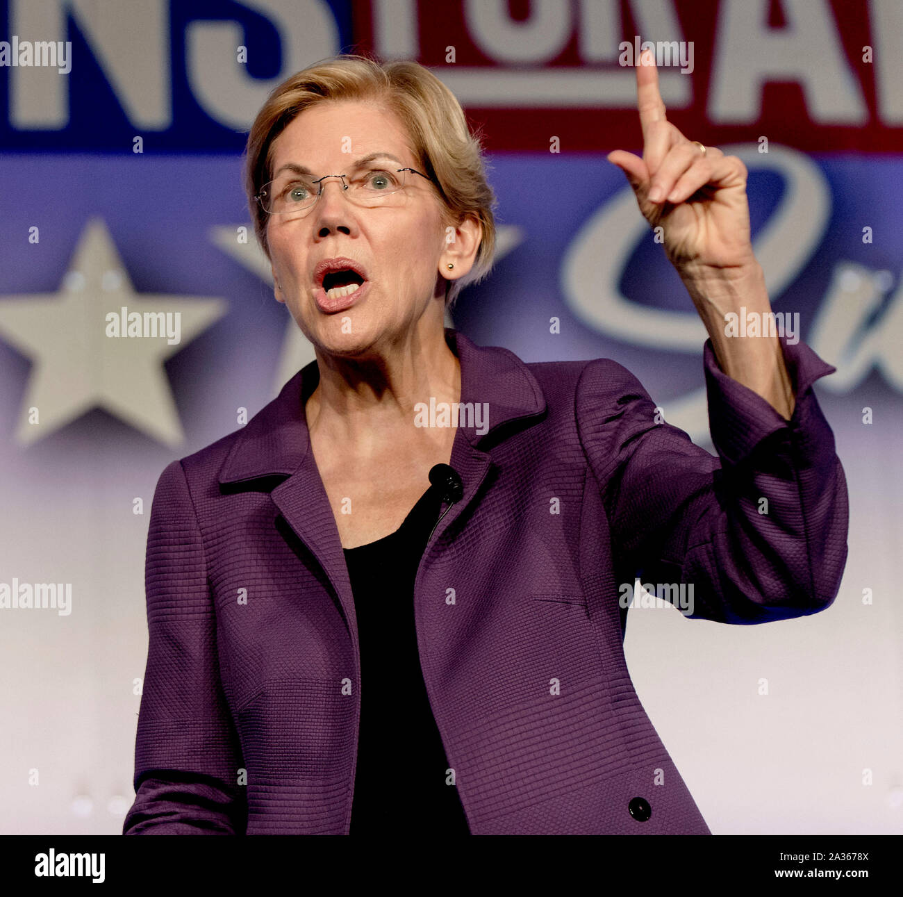 Los Angeles, Californie, USA. 08Th Oct, 2019. Le sénateur Elizabeth Warren parle lors de la Syndicats SEIU pour tous Sommet tenu à l'hôtel Westin Bonaventure Hotel. Crédit : Brian Cahn/ZUMA/Alamy Fil Live News Banque D'Images